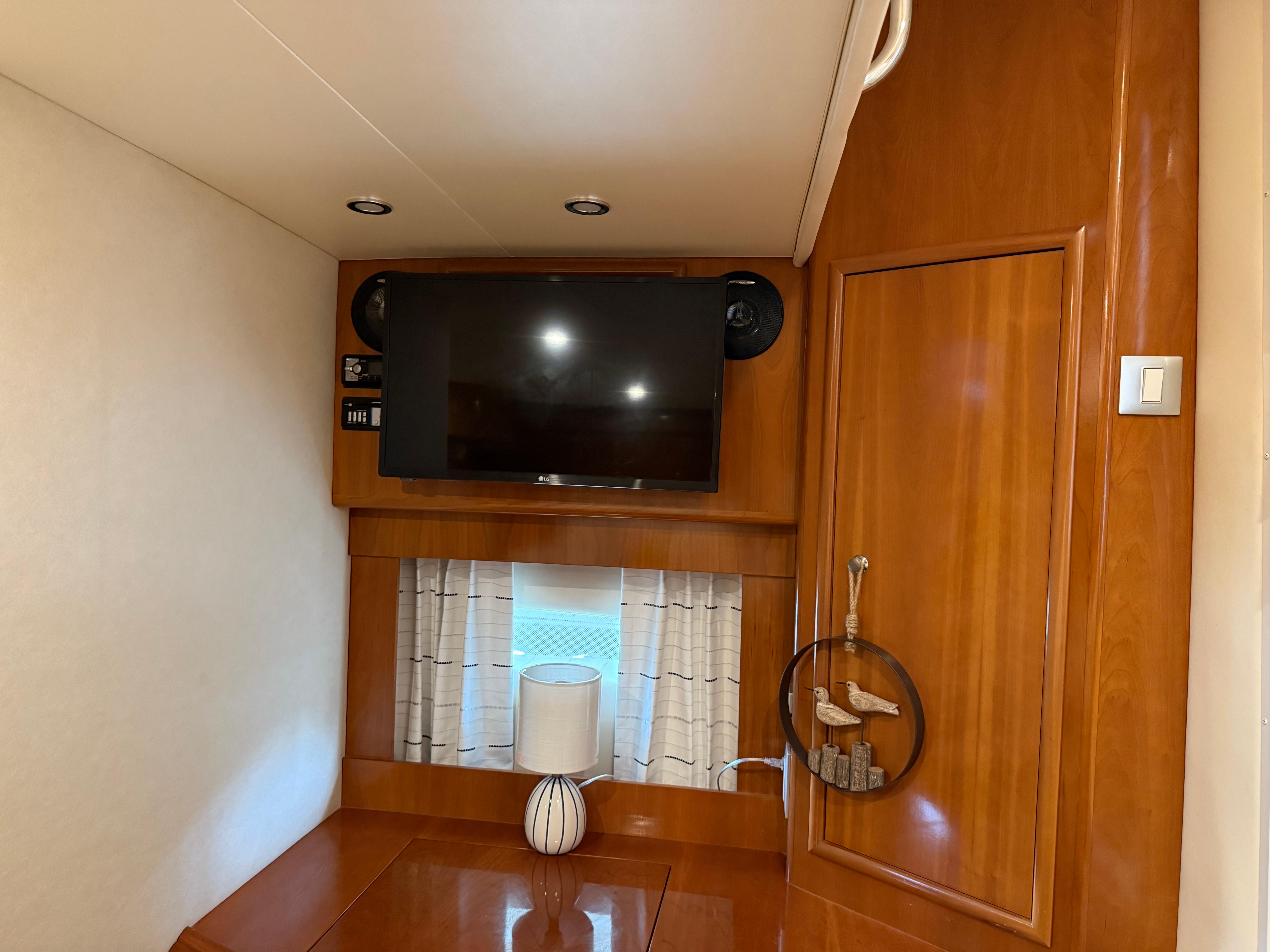 2006-carver-43-motor-yacht-power-9797110-20250517101000959-1_XLARGE