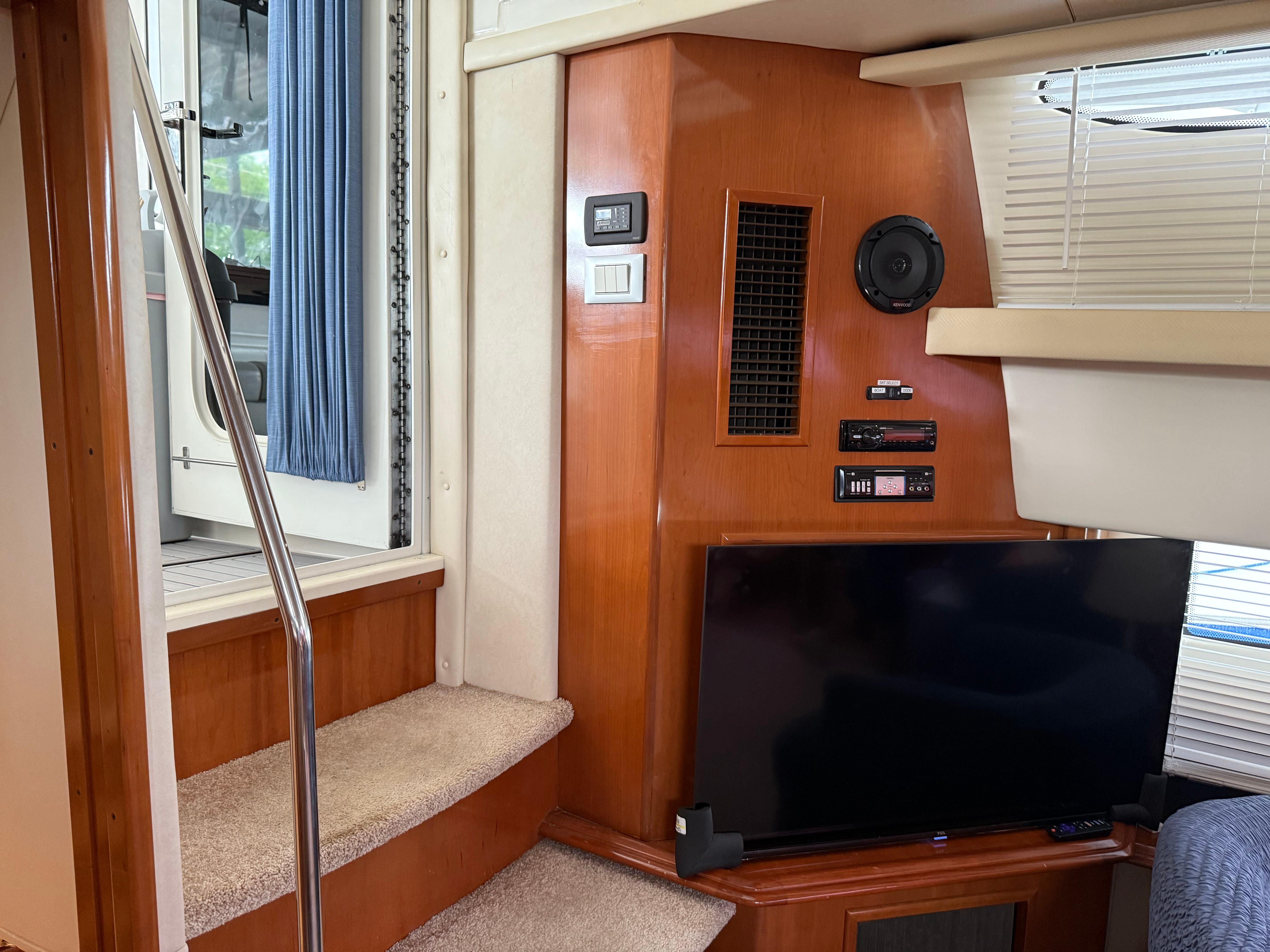2006-carver-43-motor-yacht-power-9797110-20250517101017030-1_XLARGE