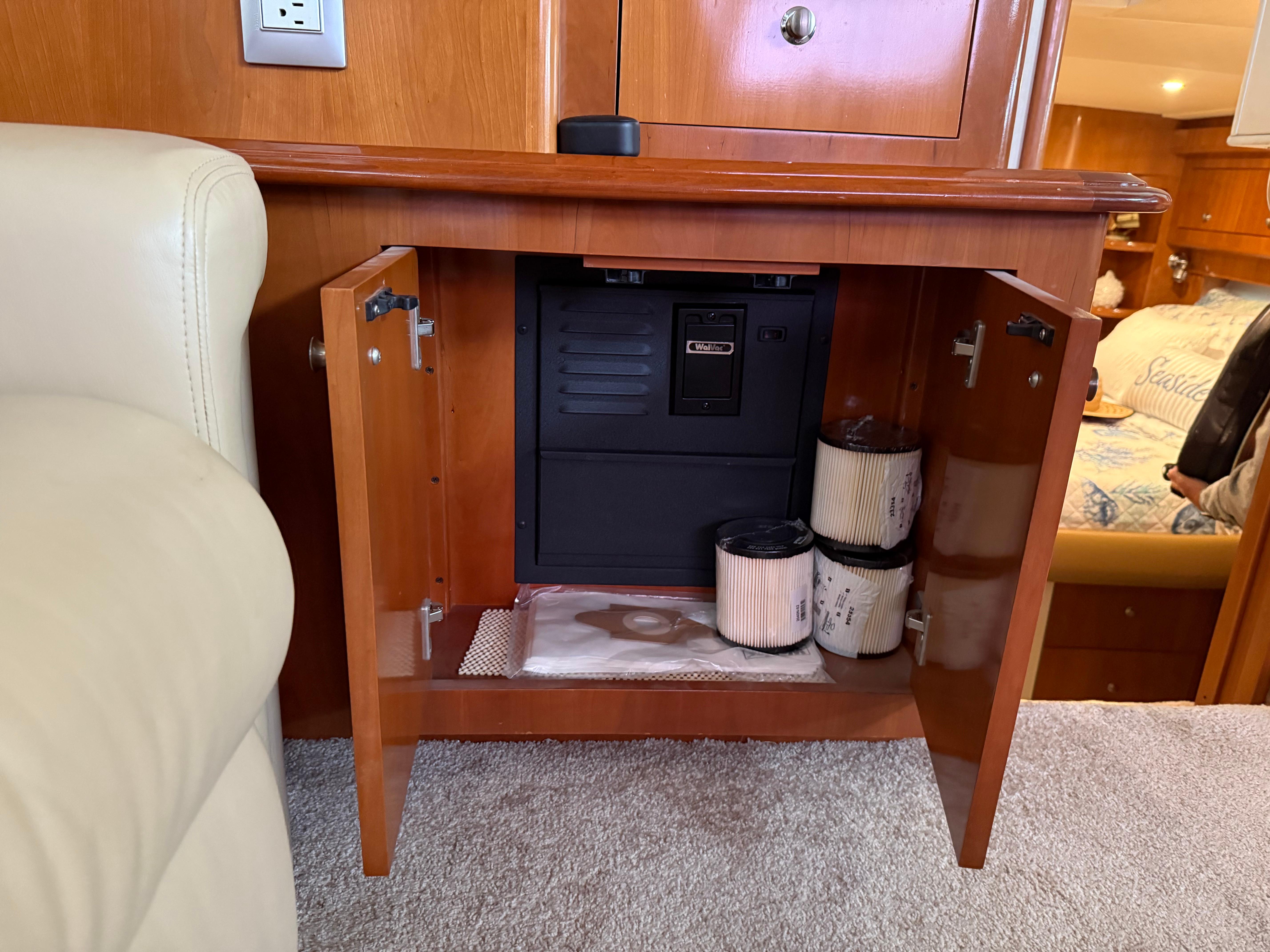 2006-carver-43-motor-yacht-power-9797110-20250517101020936-1_XLARGE