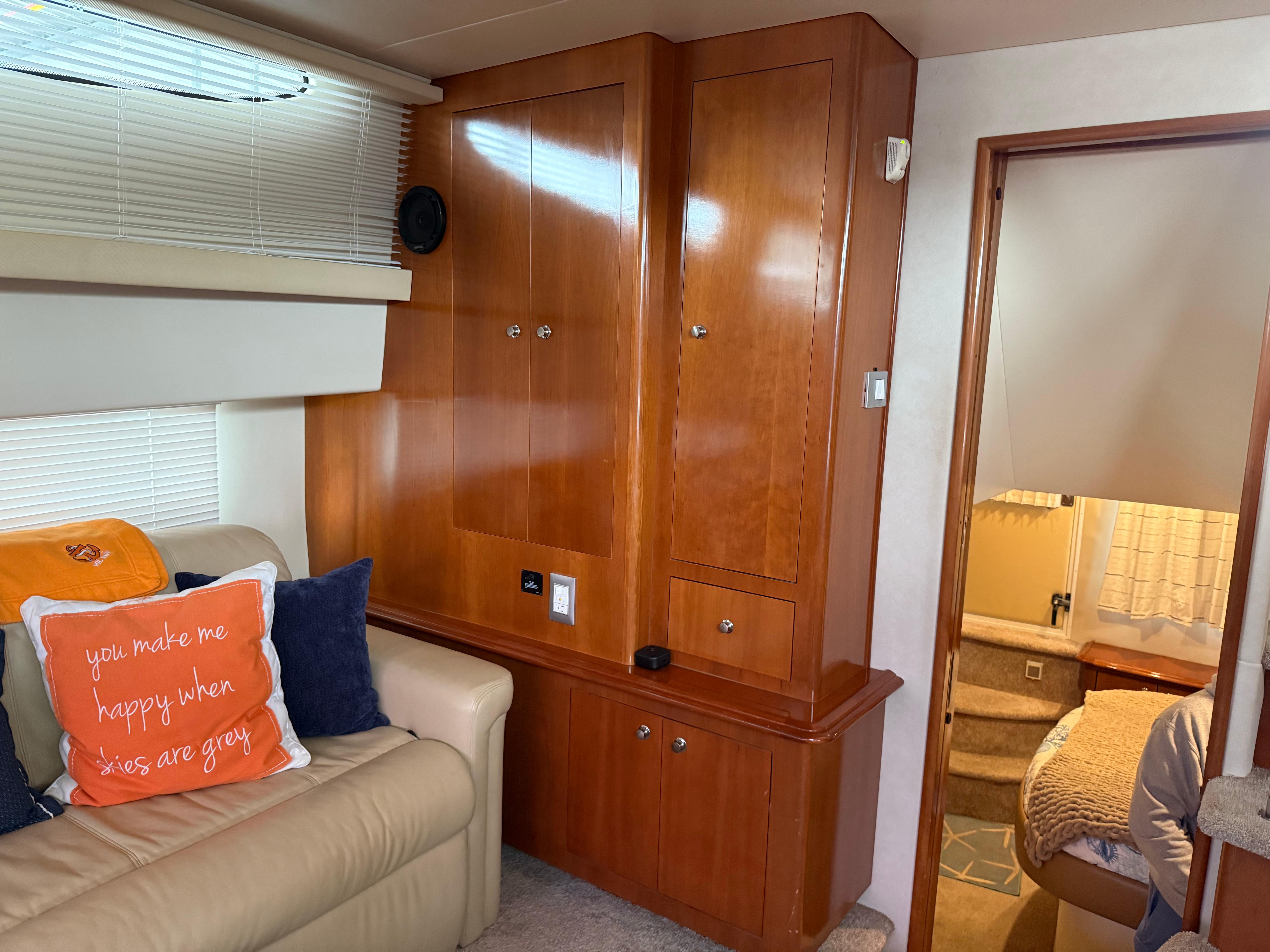 2006-carver-43-motor-yacht-power-9797110-20250517101037005-1_XLARGE