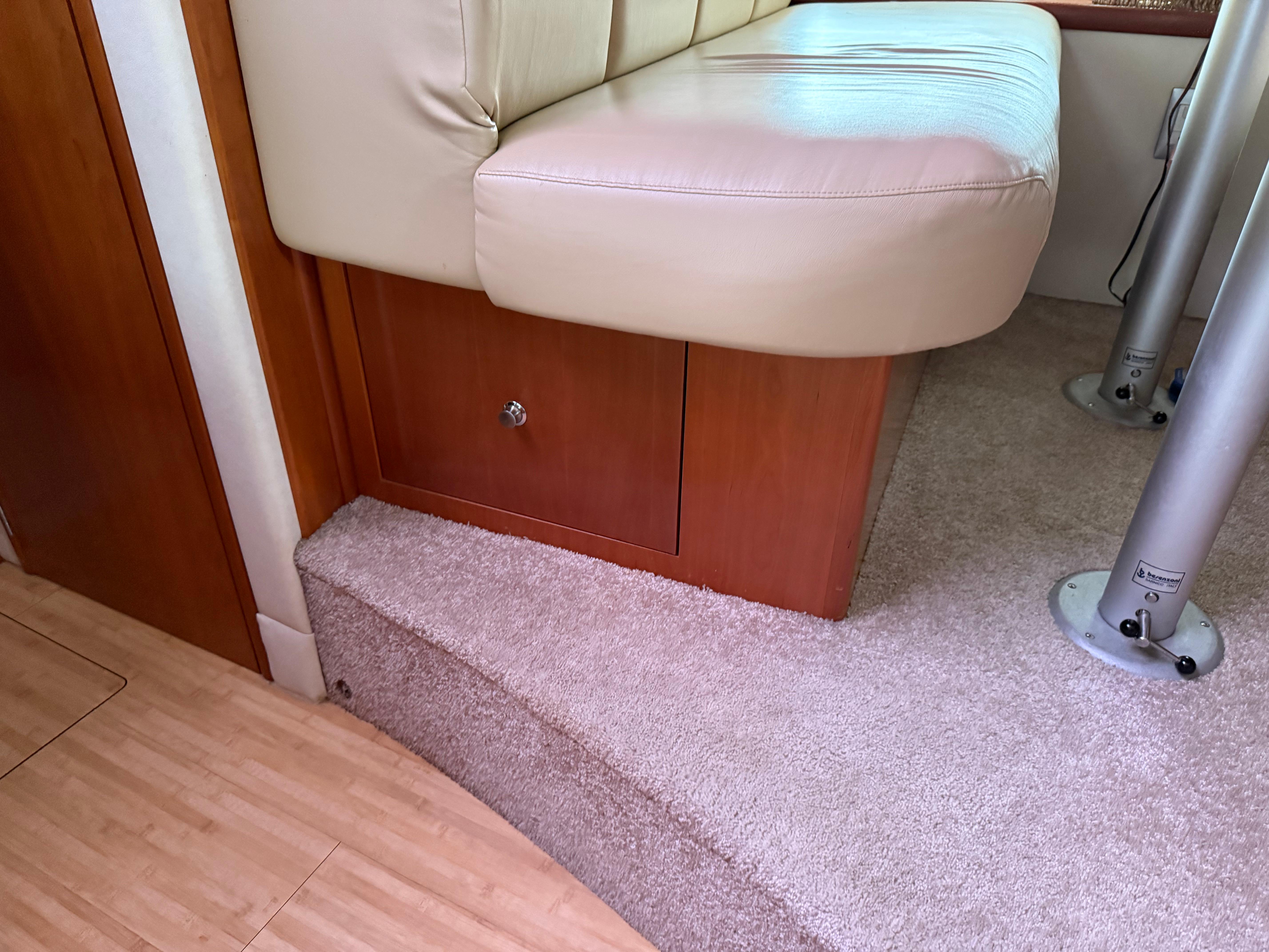 2006-carver-43-motor-yacht-power-9797110-20250517101054150-1_XLARGE