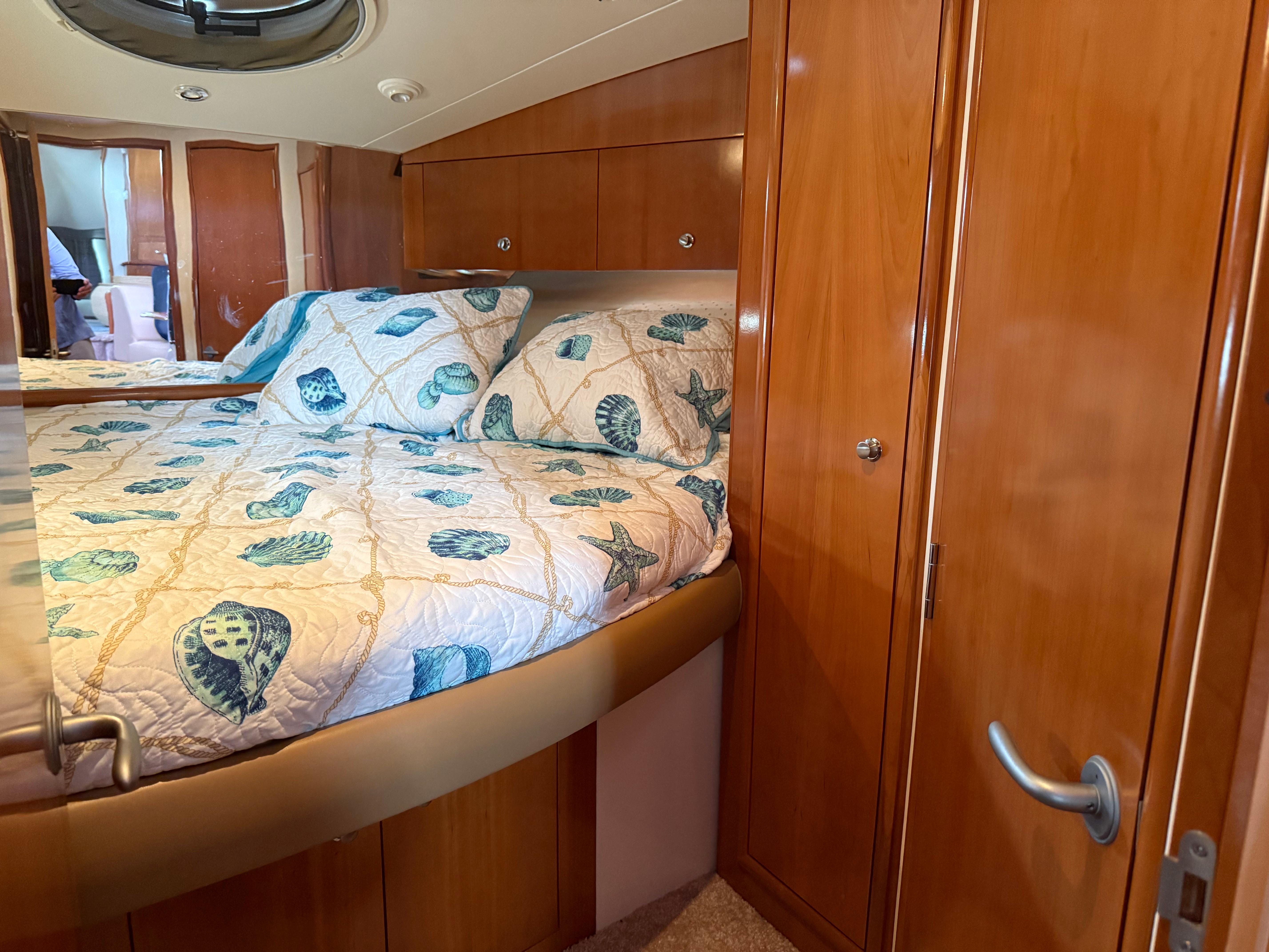 2006-carver-43-motor-yacht-power-9797110-20250517101114298-1_XLARGE