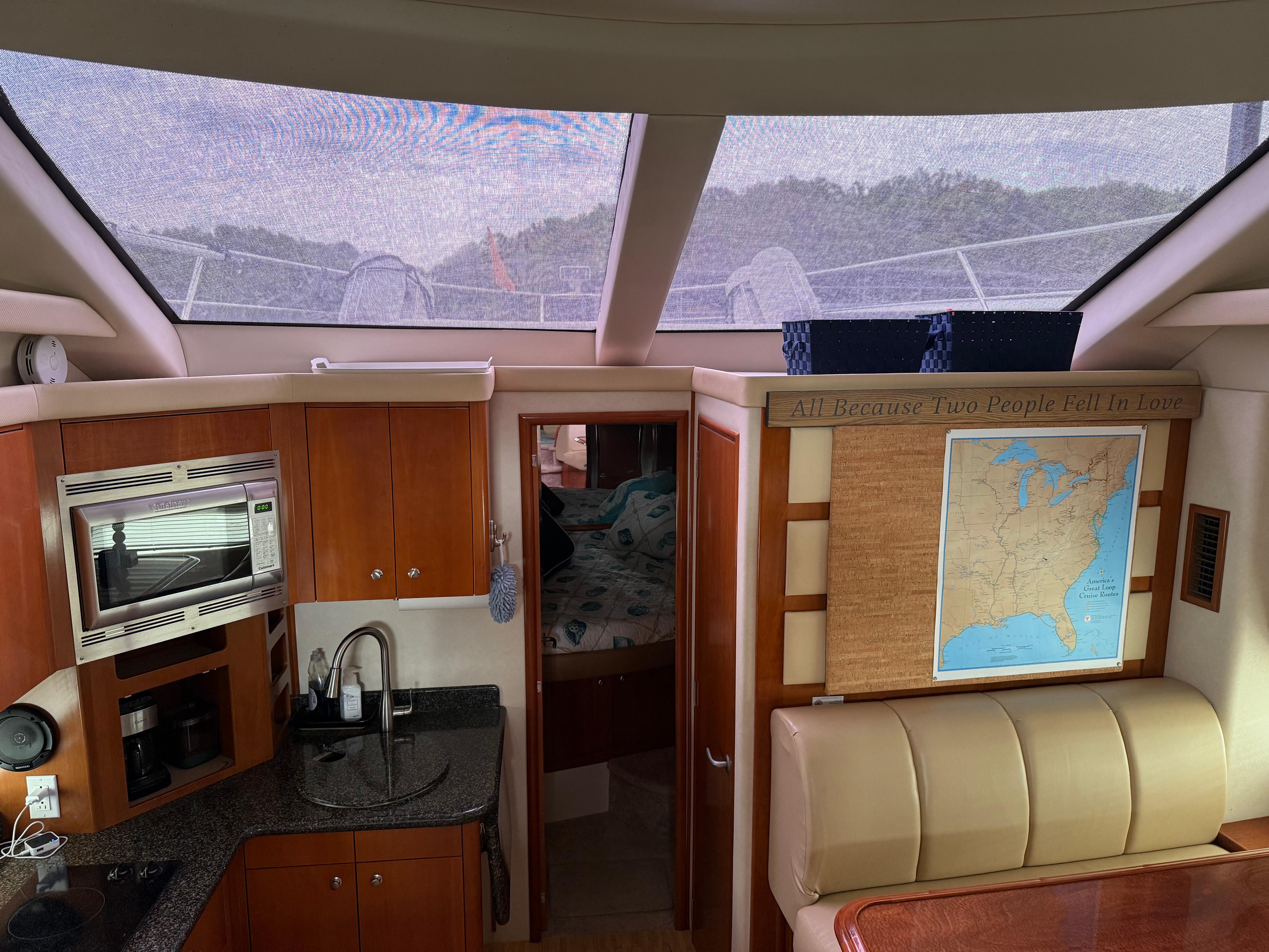 2006-carver-43-motor-yacht-power-9797110-20250517101134332-1_XLARGE