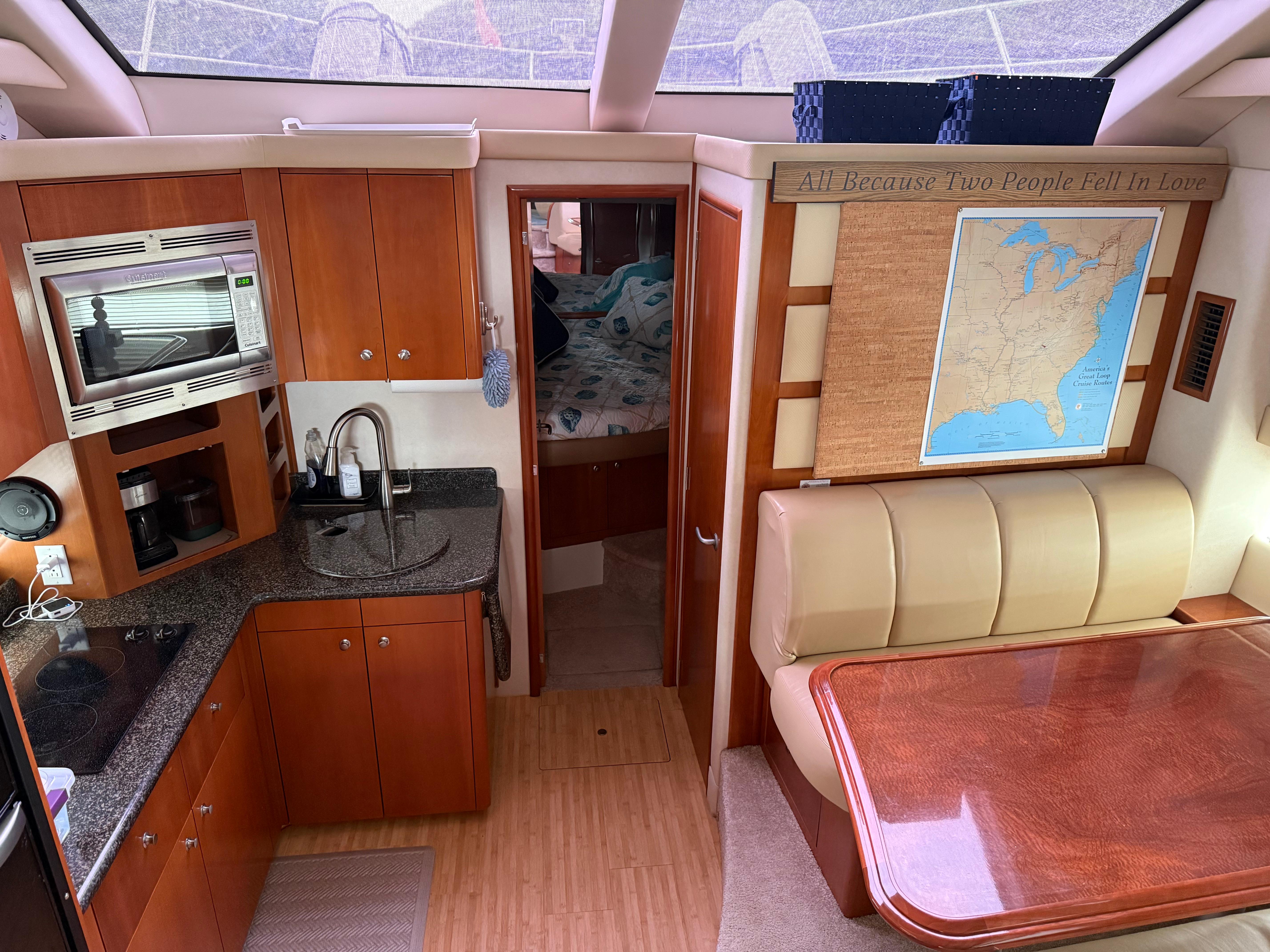 2006-carver-43-motor-yacht-power-9797110-20250517101138325-1_XLARGE