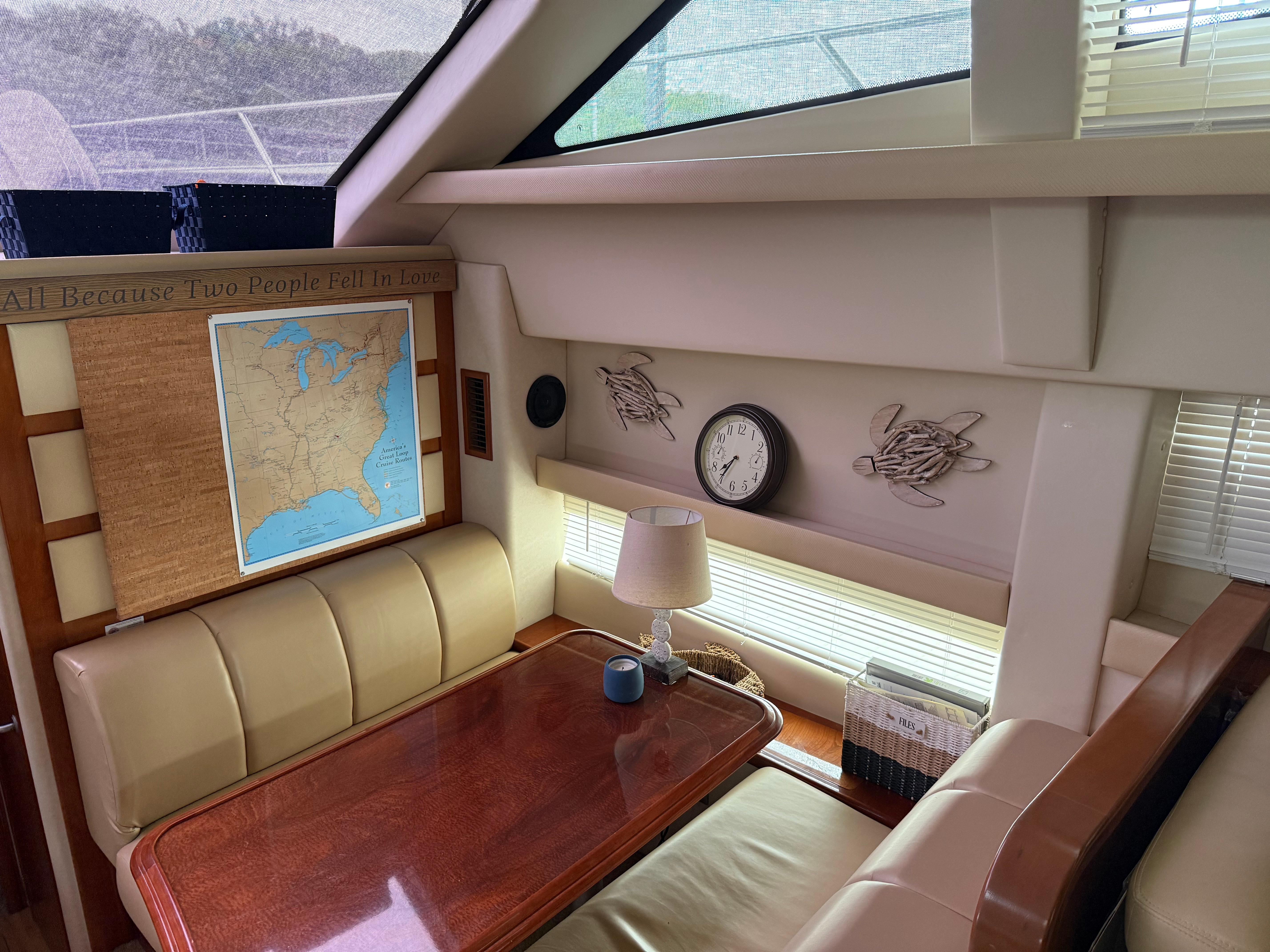 2006-carver-43-motor-yacht-power-9797110-20250517101146308-1_XLARGE