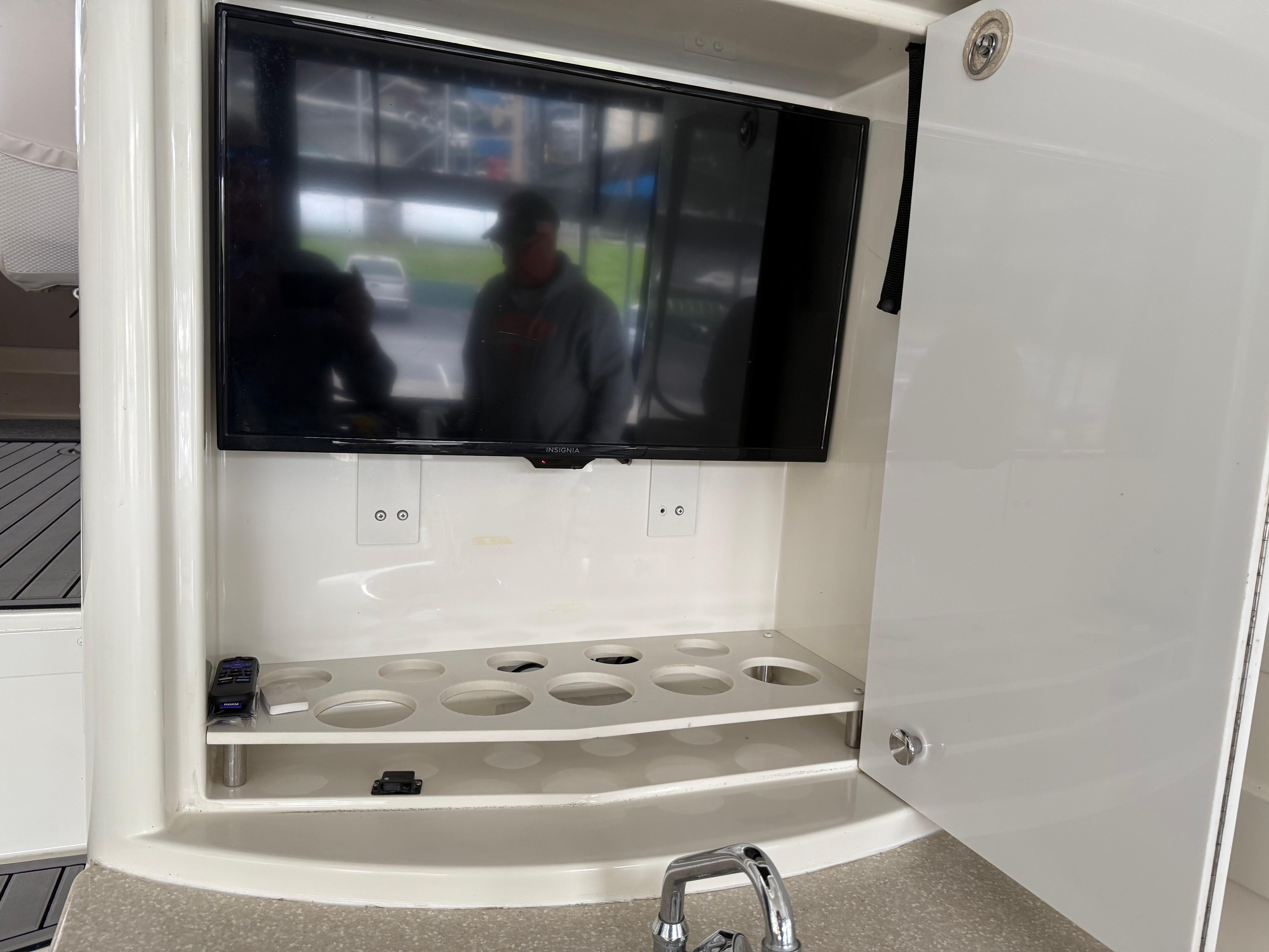 2006-carver-43-motor-yacht-power-9797110-20250517101202254-1_XLARGE
