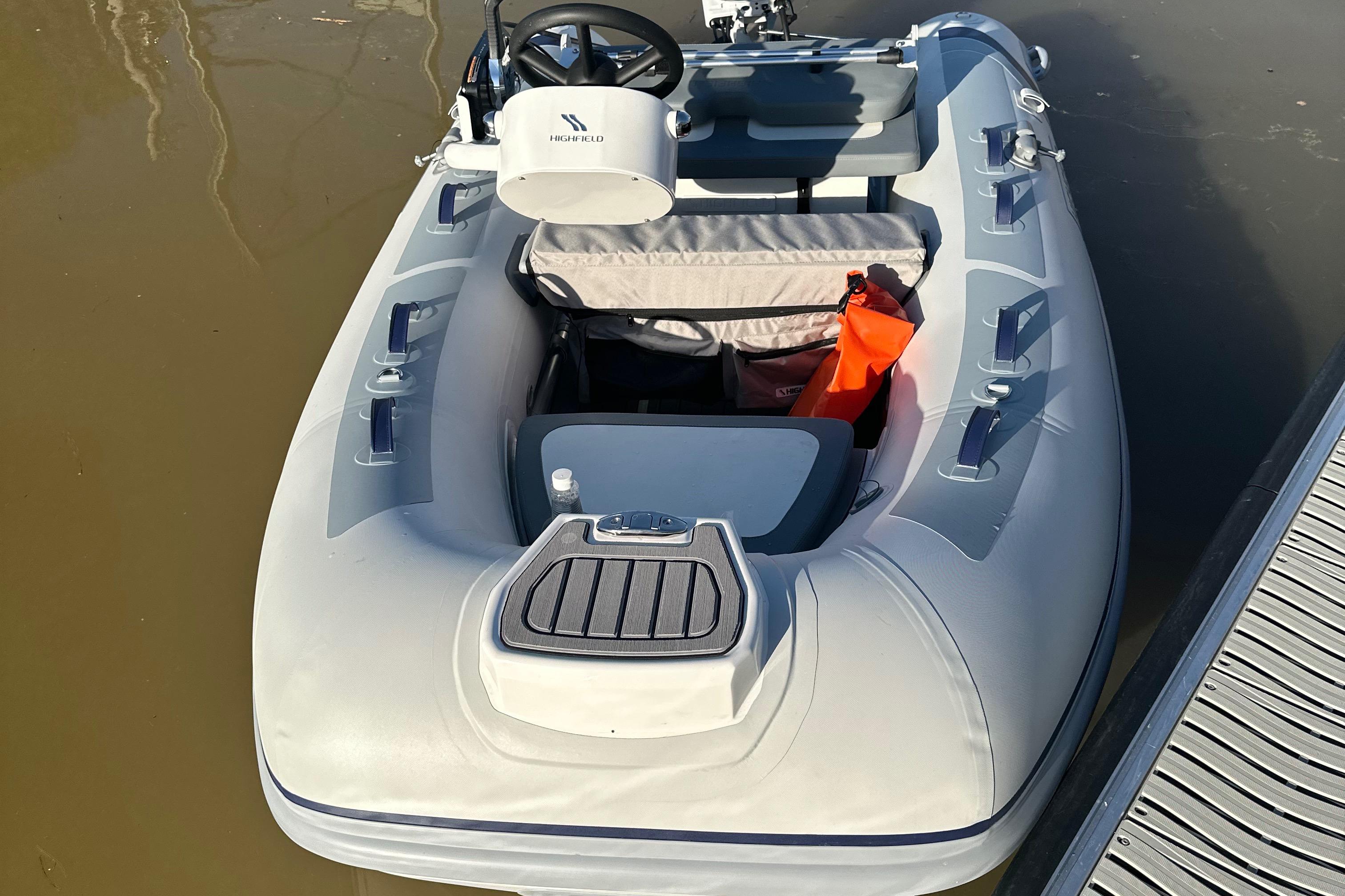 2006-carver-43-motor-yacht-power-9797110-20250517101639521-1_XLARGE