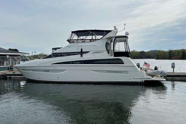 Photo of 2006 Carver 43'