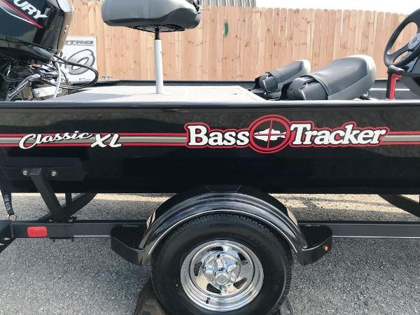 2022 Tracker Boats boat for sale, model of the boat is BASS TRACKER® Classic XL & Image # 9 of 20