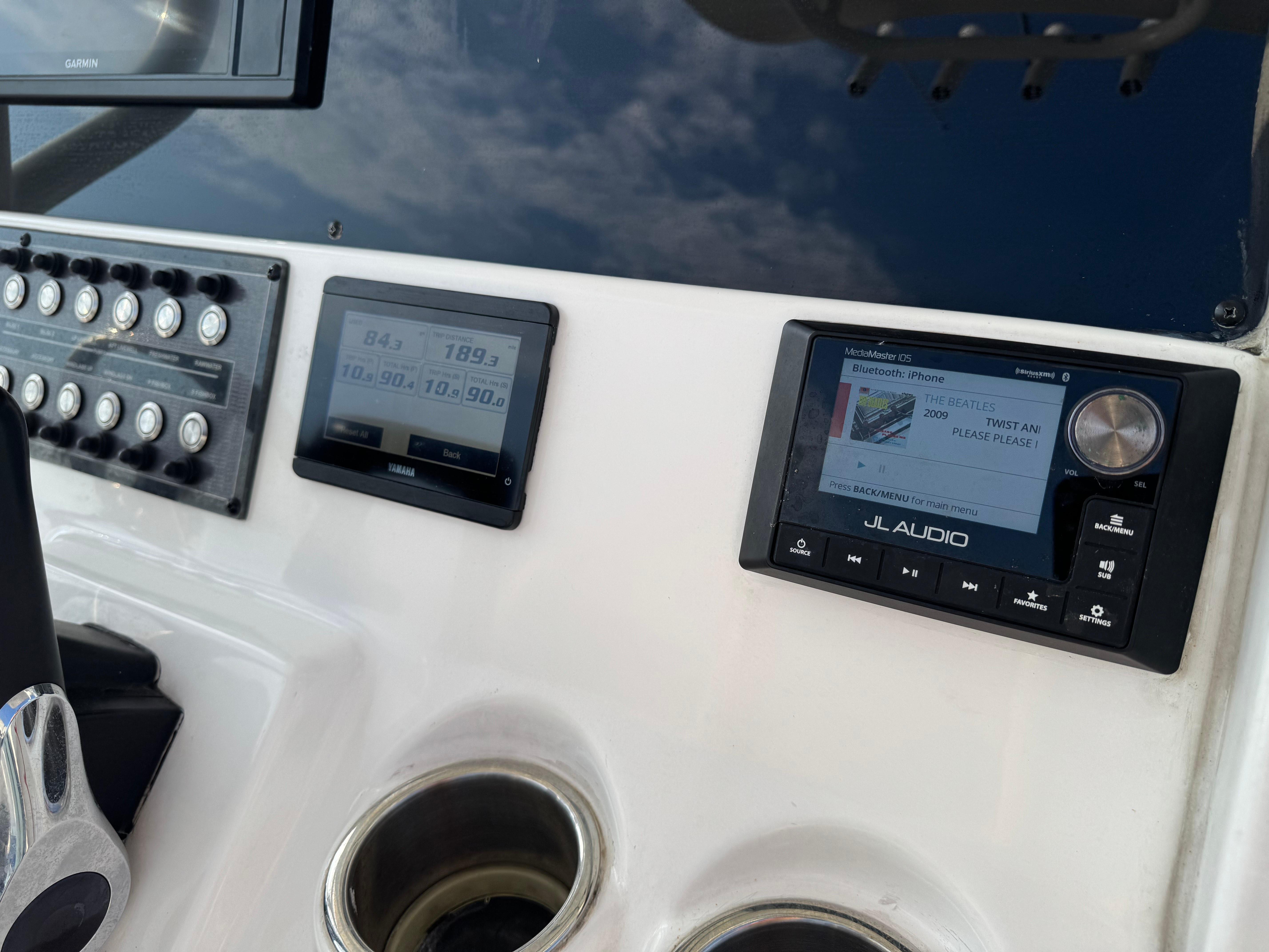 2022 Tidewater 256 LXF | Yachts360