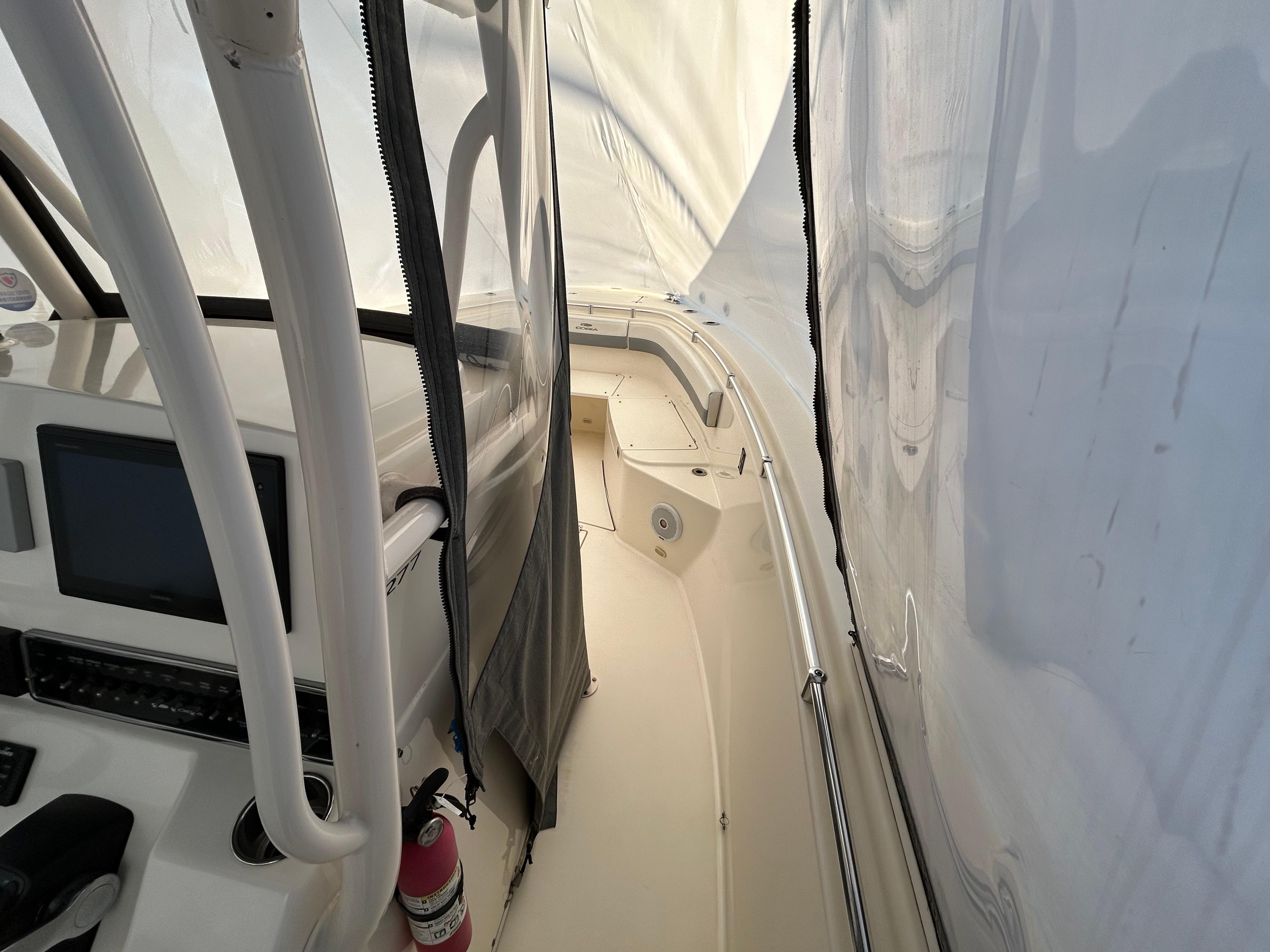2018-cobia-277-center-console-power-9657102-972798005-0-160120251734-5