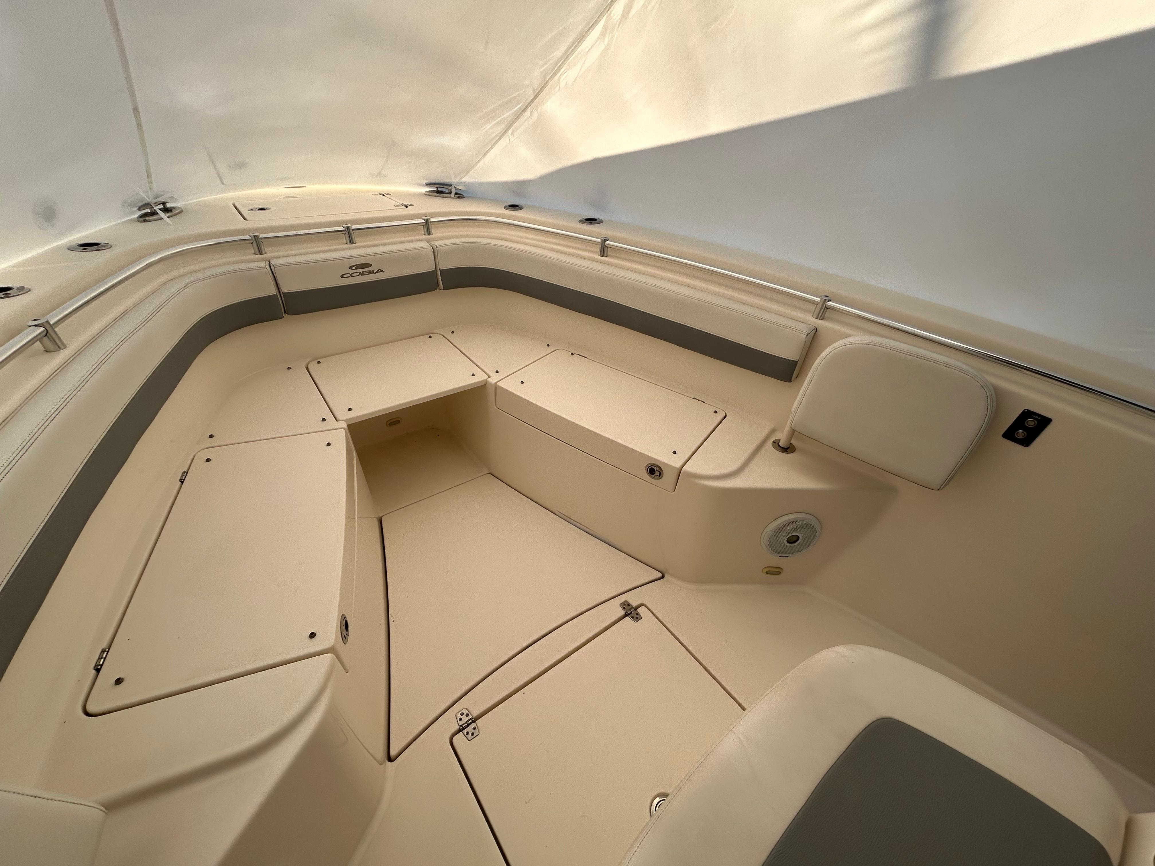2018-cobia-277-center-console-power-9657102-972798007-0-160120251734-7