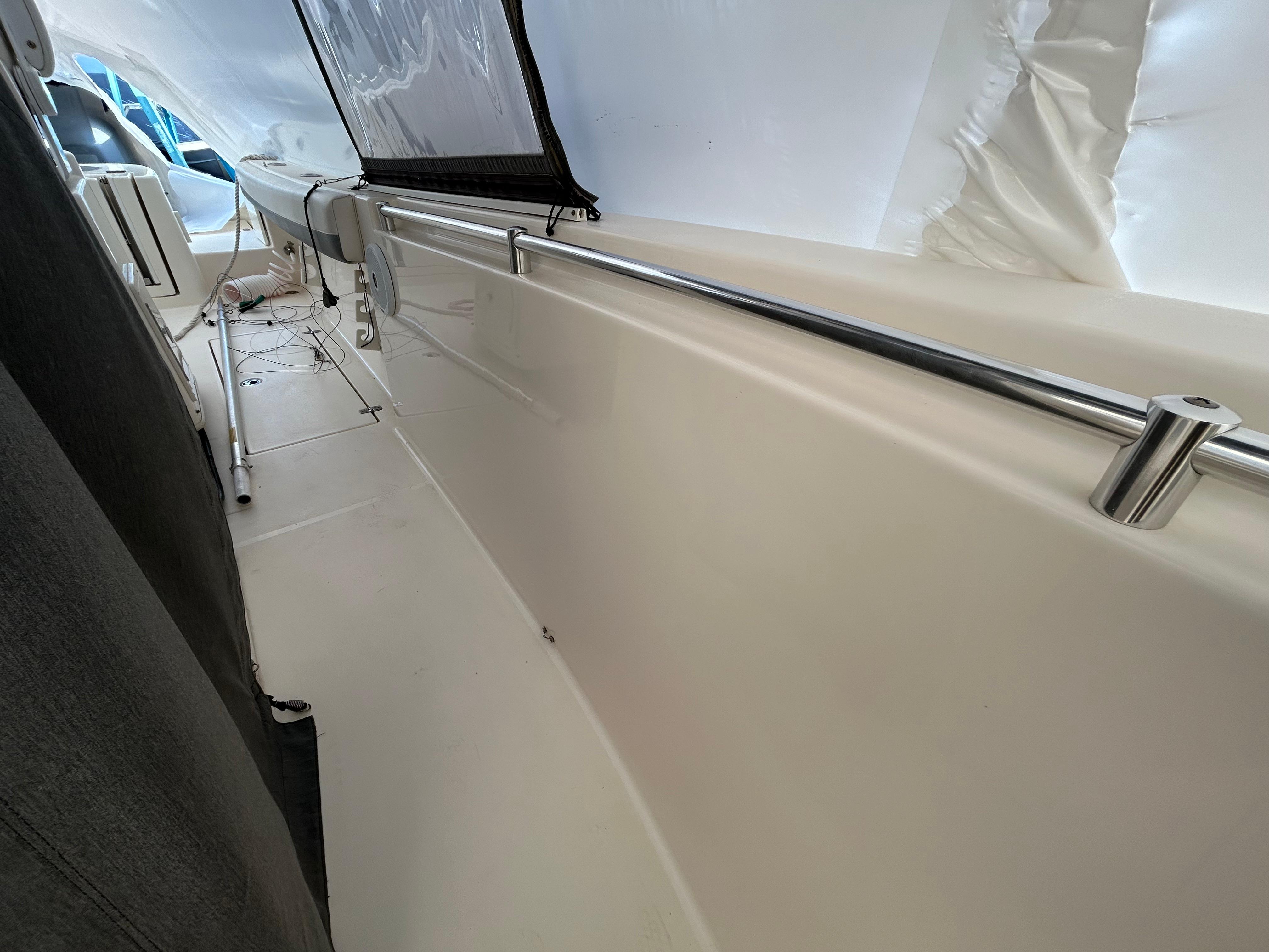 2018-cobia-277-center-console-power-9657102-972798012-0-160120251734-12