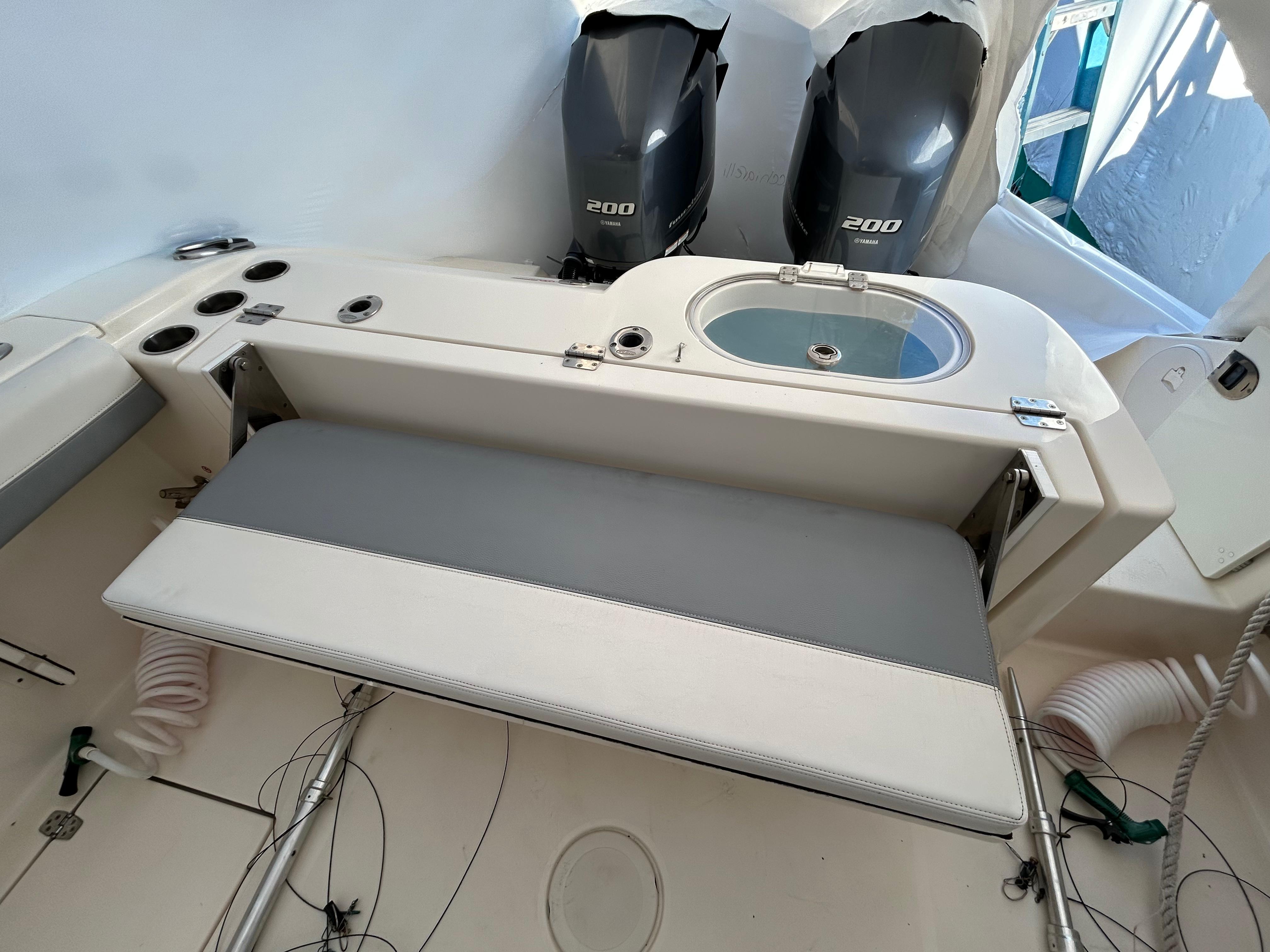 2018-cobia-277-center-console-power-9657102-972798014-0-160120251735-14
