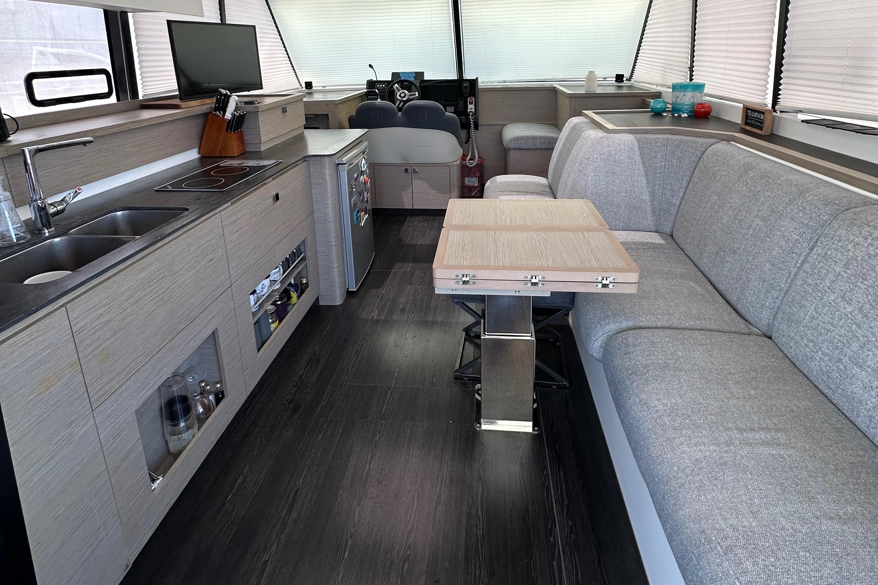 Fountaine Pajot-MY4.S 2021-Vie Pure SC-US-Modern interior of 2021 Fountaine Pajot MY4.S yacht with sleek kitchen and seating area.-9747125 | Thumbnail