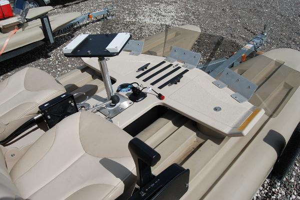 2021 CraigCat boat for sale, model of the boat is Elite Tahitian & Image # 7 of 7