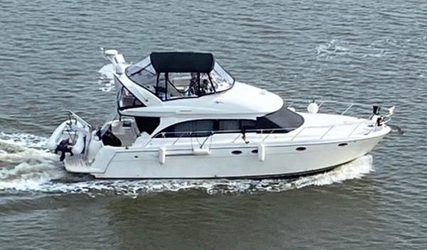 Photo of 2004 Meridian 41'