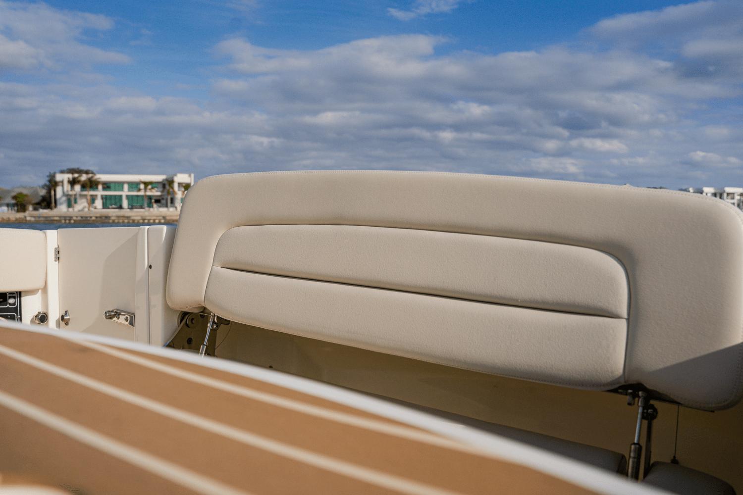 2018-boston-whaler-230-vantage-power-9687130-974429586-0-270220250938-9