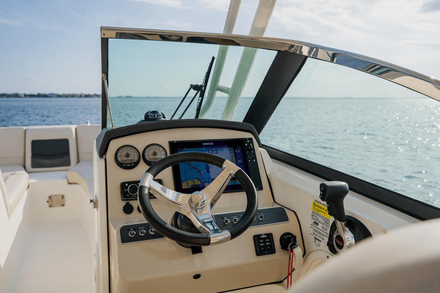 2018-boston-whaler-230-vantage-power-9687130-974429590-0-270220250938-51