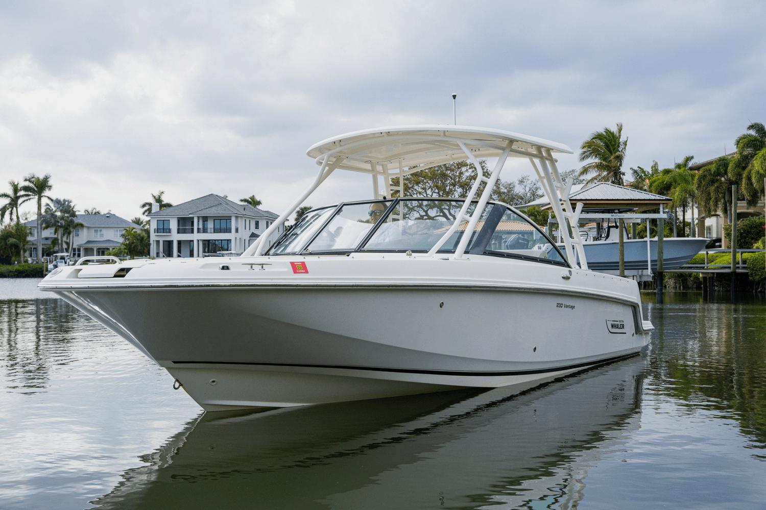 2018-boston-whaler-230-vantage-power-9687130-974429591-0-270220250938-13