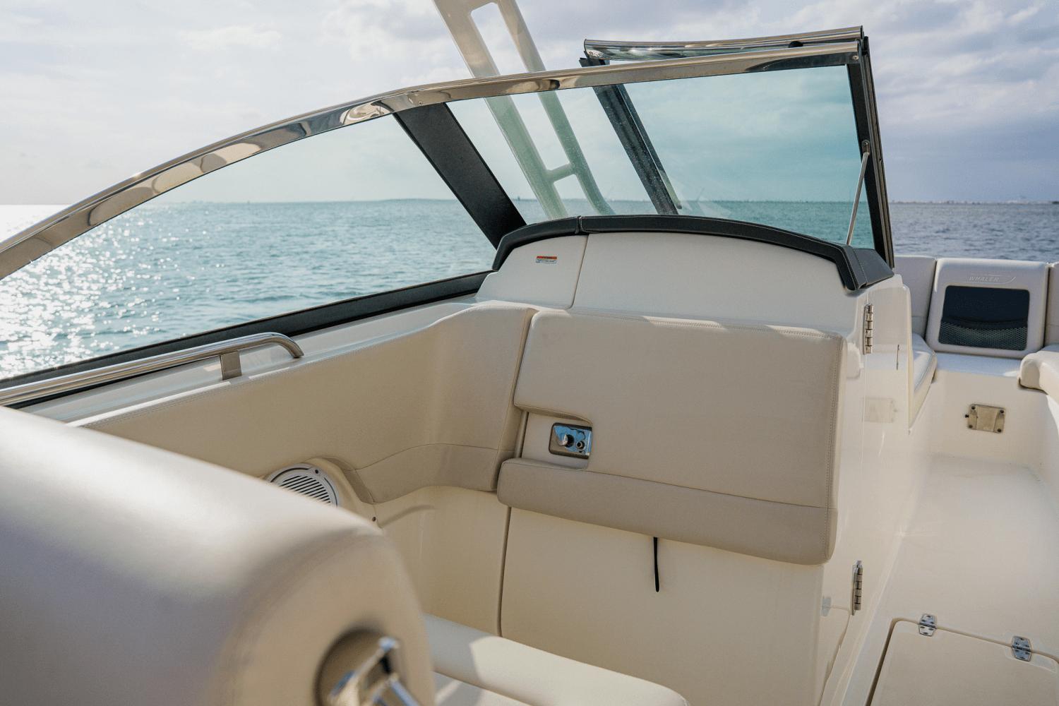 2018-boston-whaler-230-vantage-power-9687130-974429595-0-270220250939-58