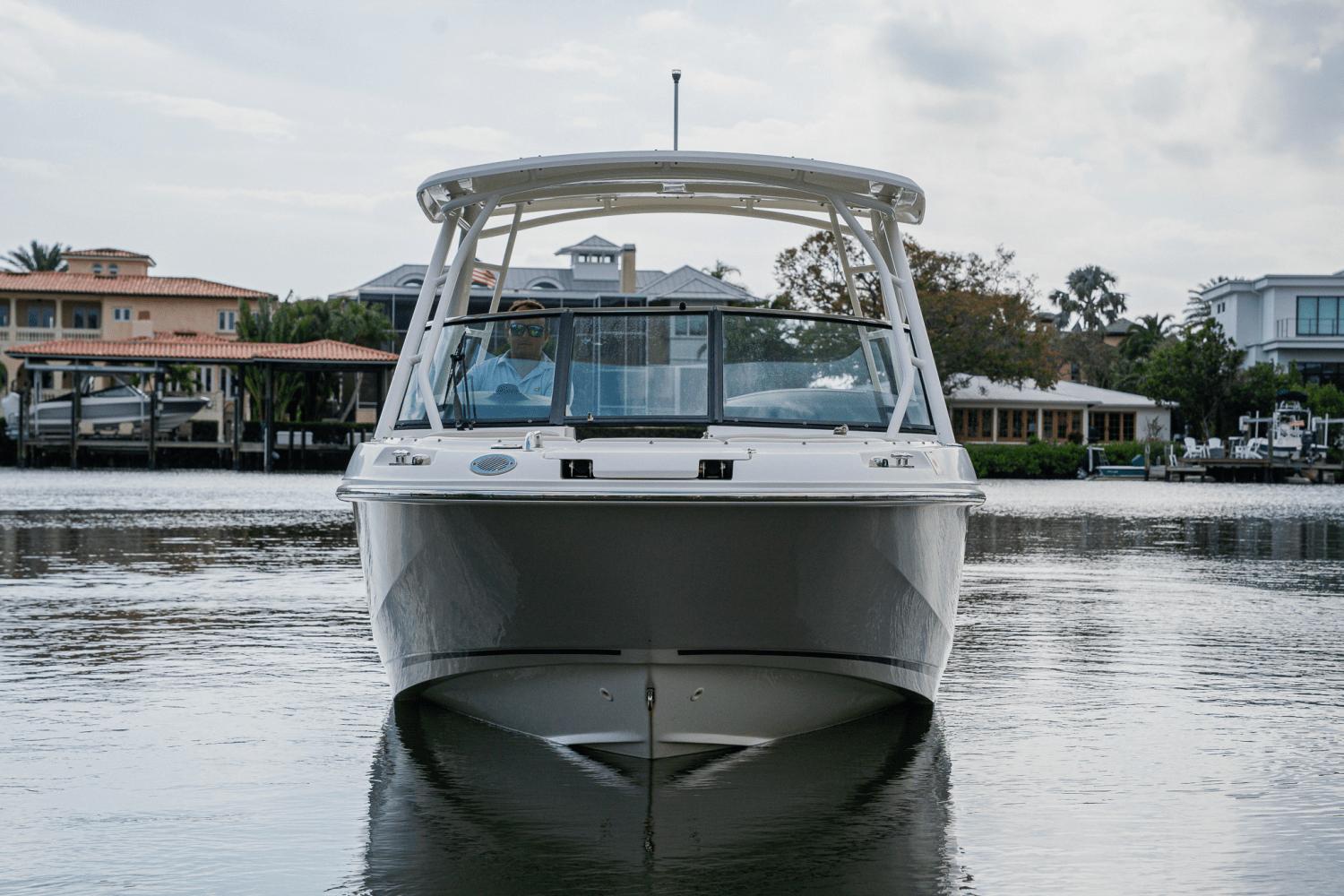 2018-boston-whaler-230-vantage-power-9687130-974429598-0-270220250938-31