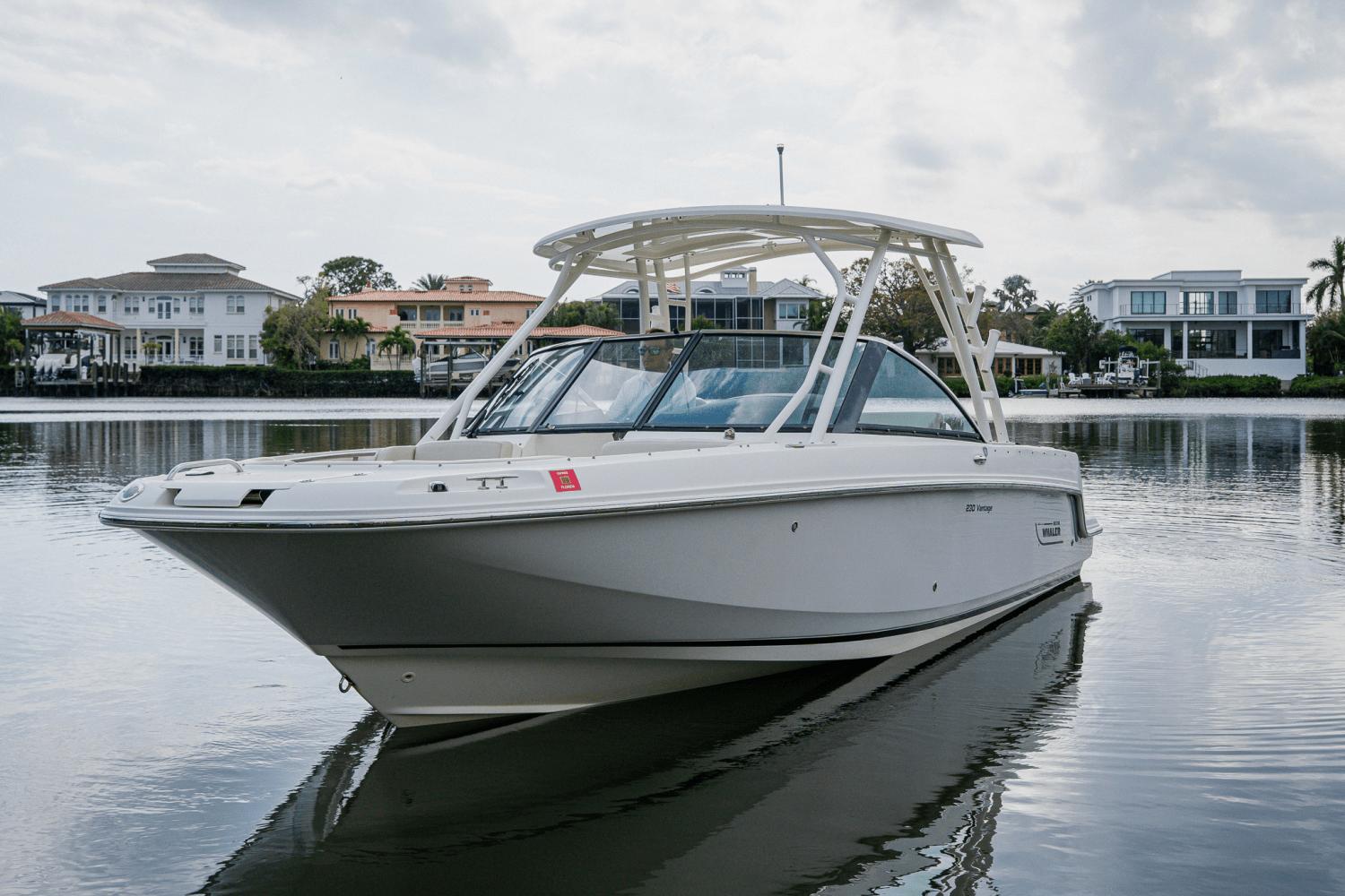 2018-boston-whaler-230-vantage-power-9687130-974429602-0-270220250938-30