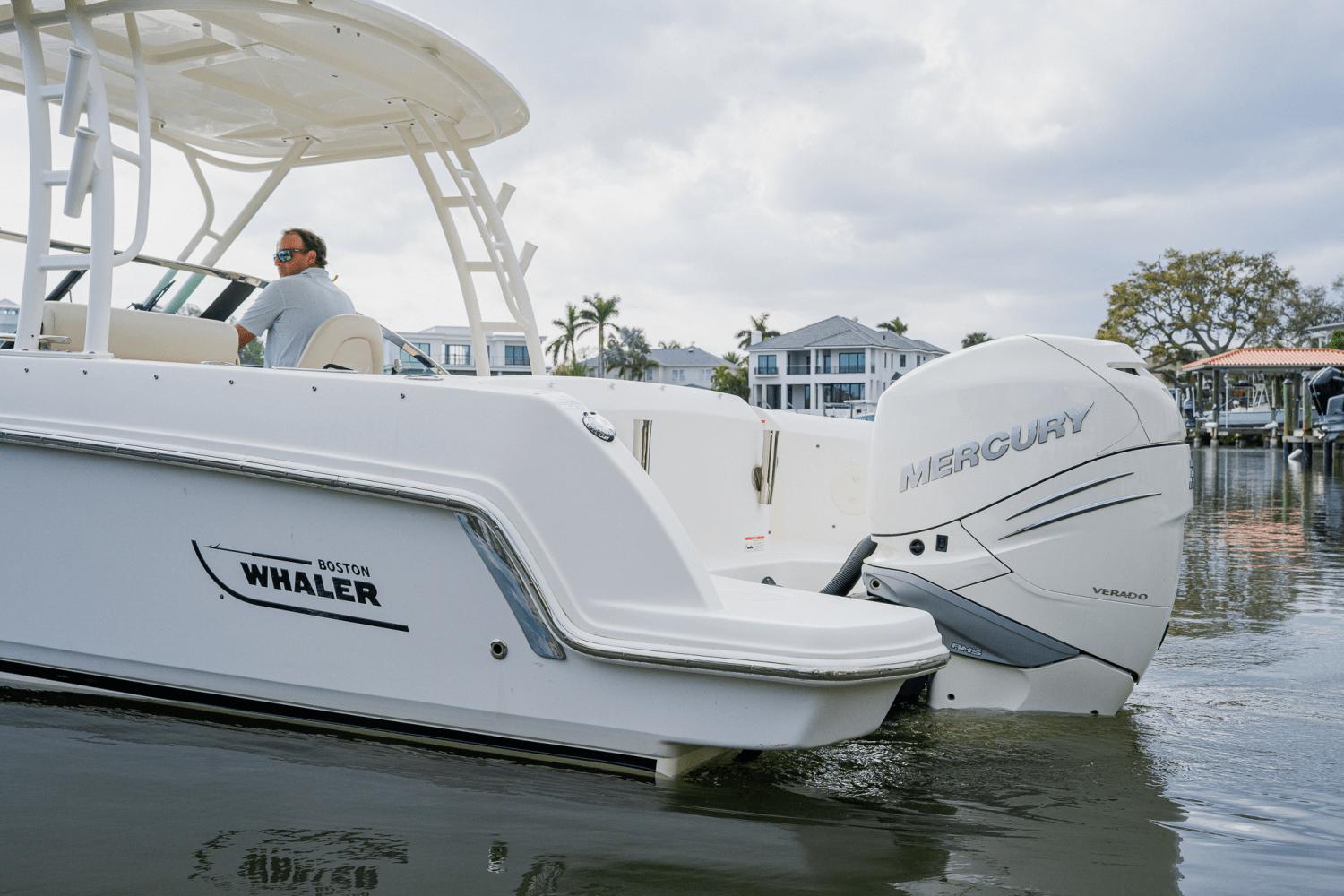 2018-boston-whaler-230-vantage-power-9687130-974429607-0-270220250938-19