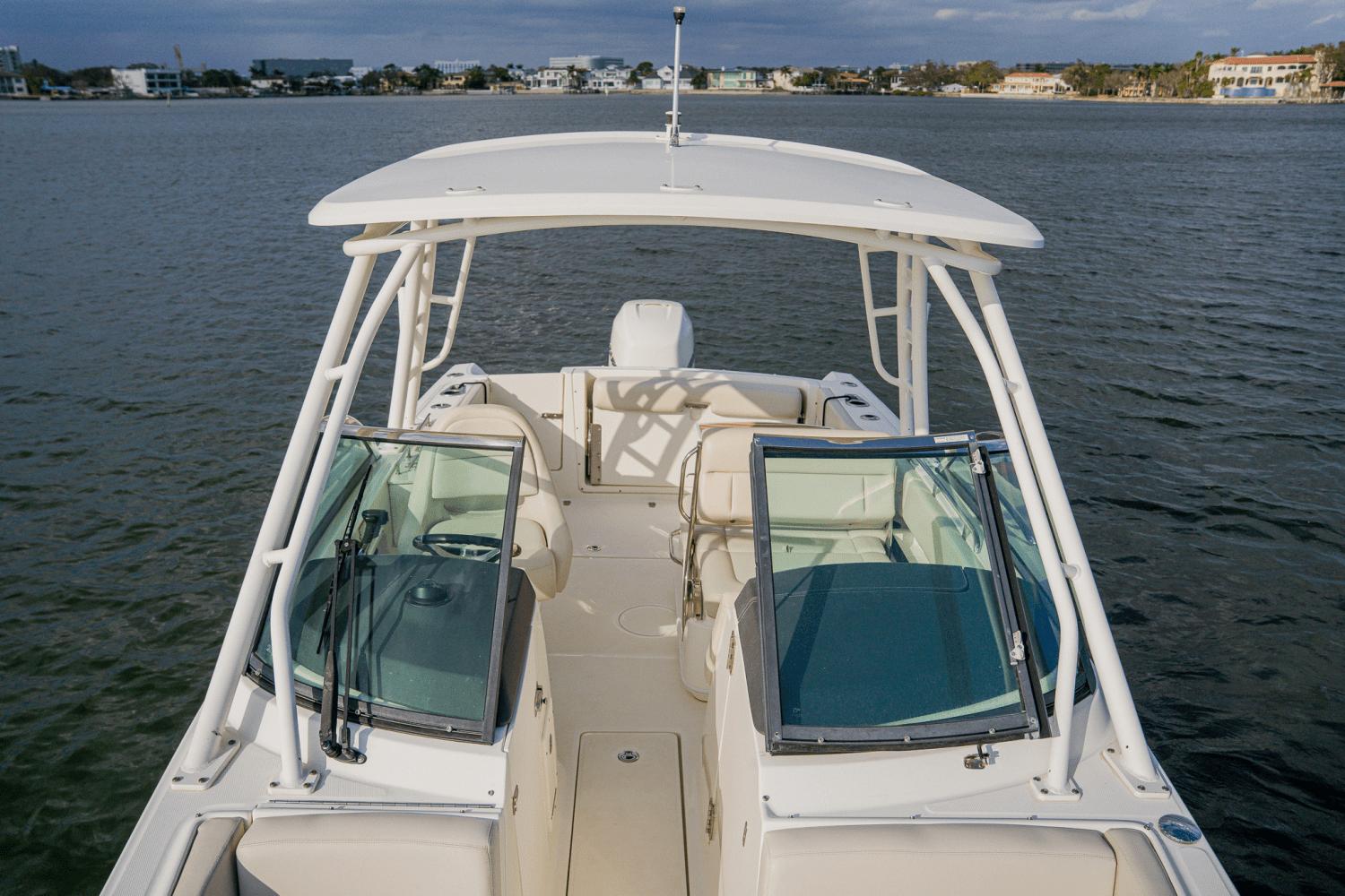 2018-boston-whaler-230-vantage-power-9687130-974429619-0-270220250938-47