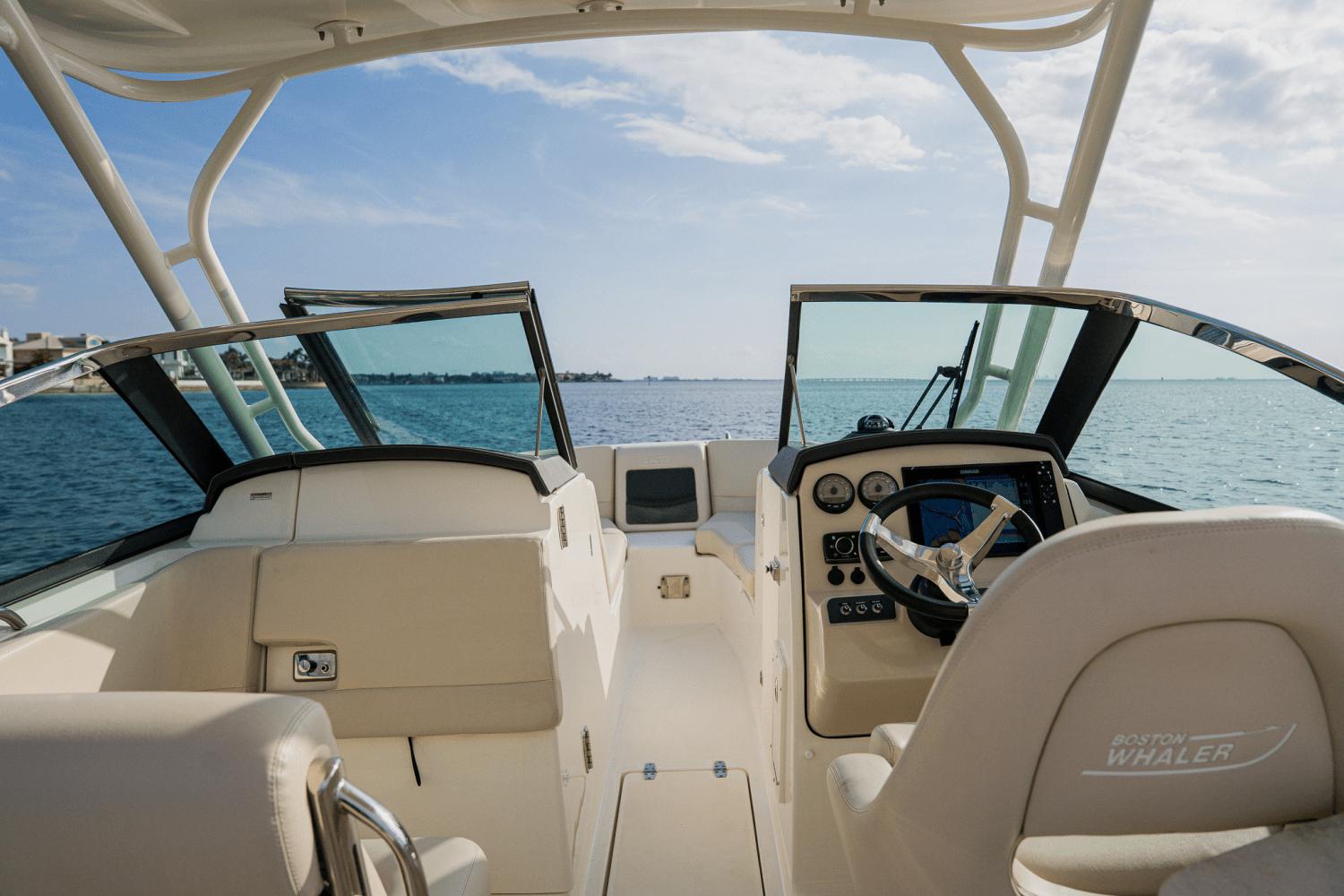 2018-boston-whaler-230-vantage-power-9687130-974429628-0-270220250938-49
