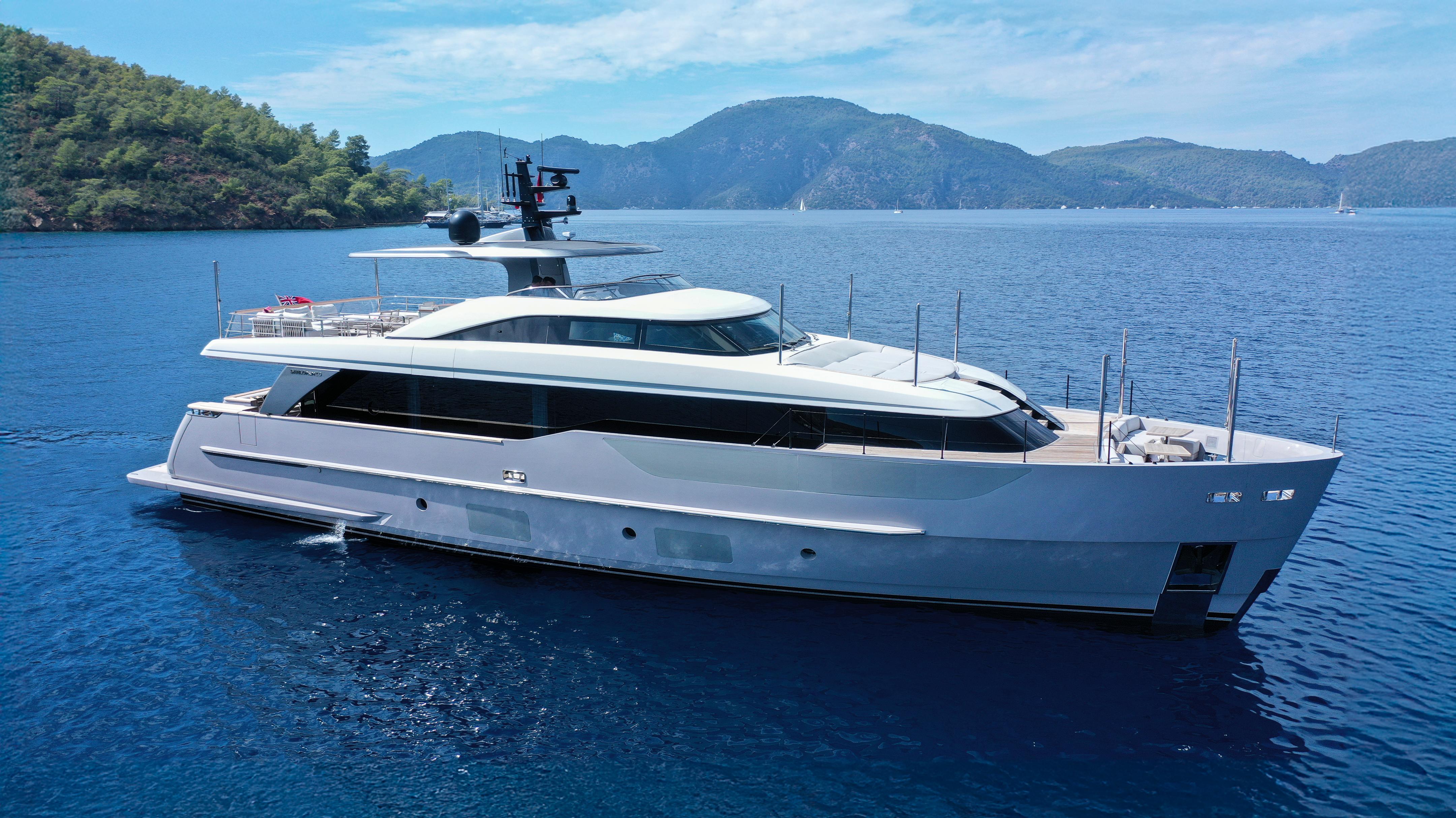 La Brezza Yacht Photos Pics 