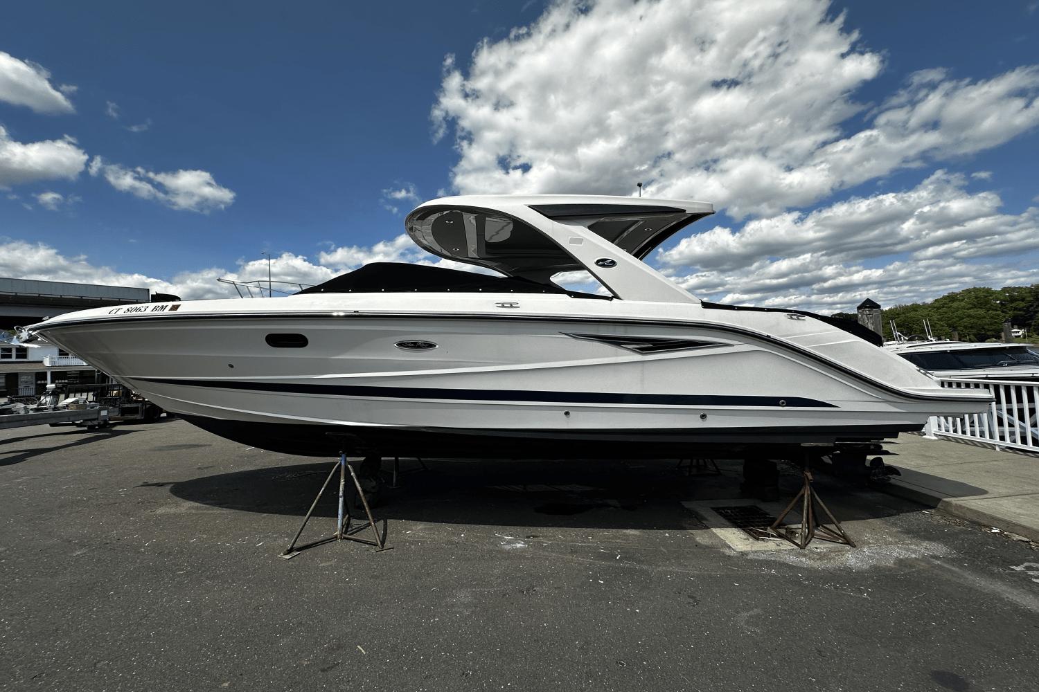 39 ft Sea Ray 2010