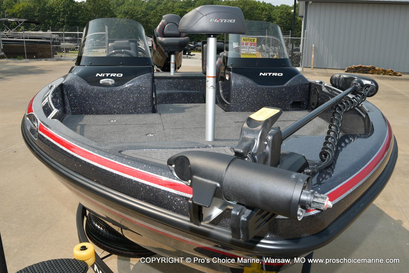2022 Nitro boat for sale, model of the boat is ZV19 Sport w/225HP Pro-XS & Image # 4 of 50