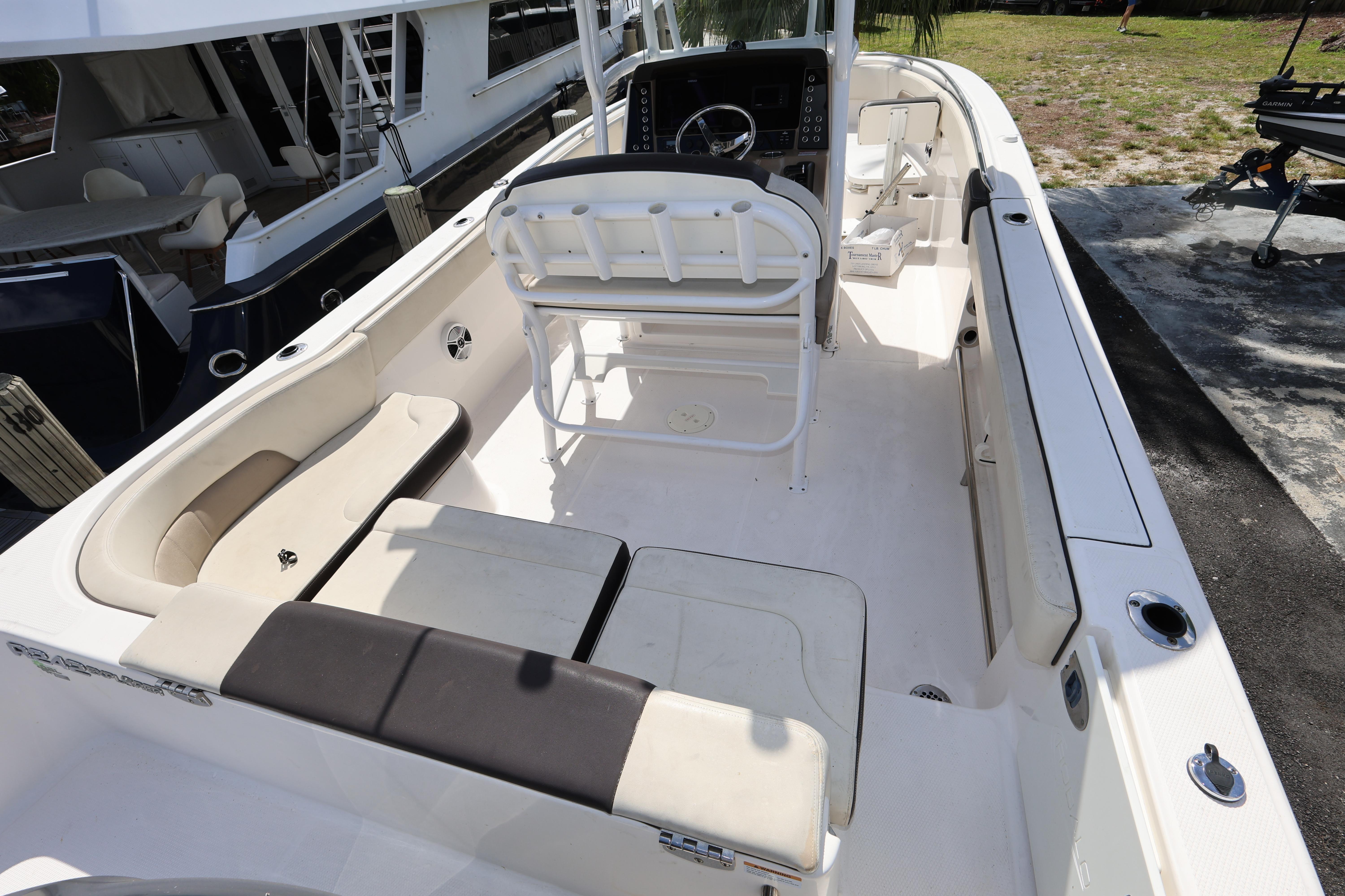 2019-robalo-r242-explorer-power-9777104-20250527092454544-1_XLARGE