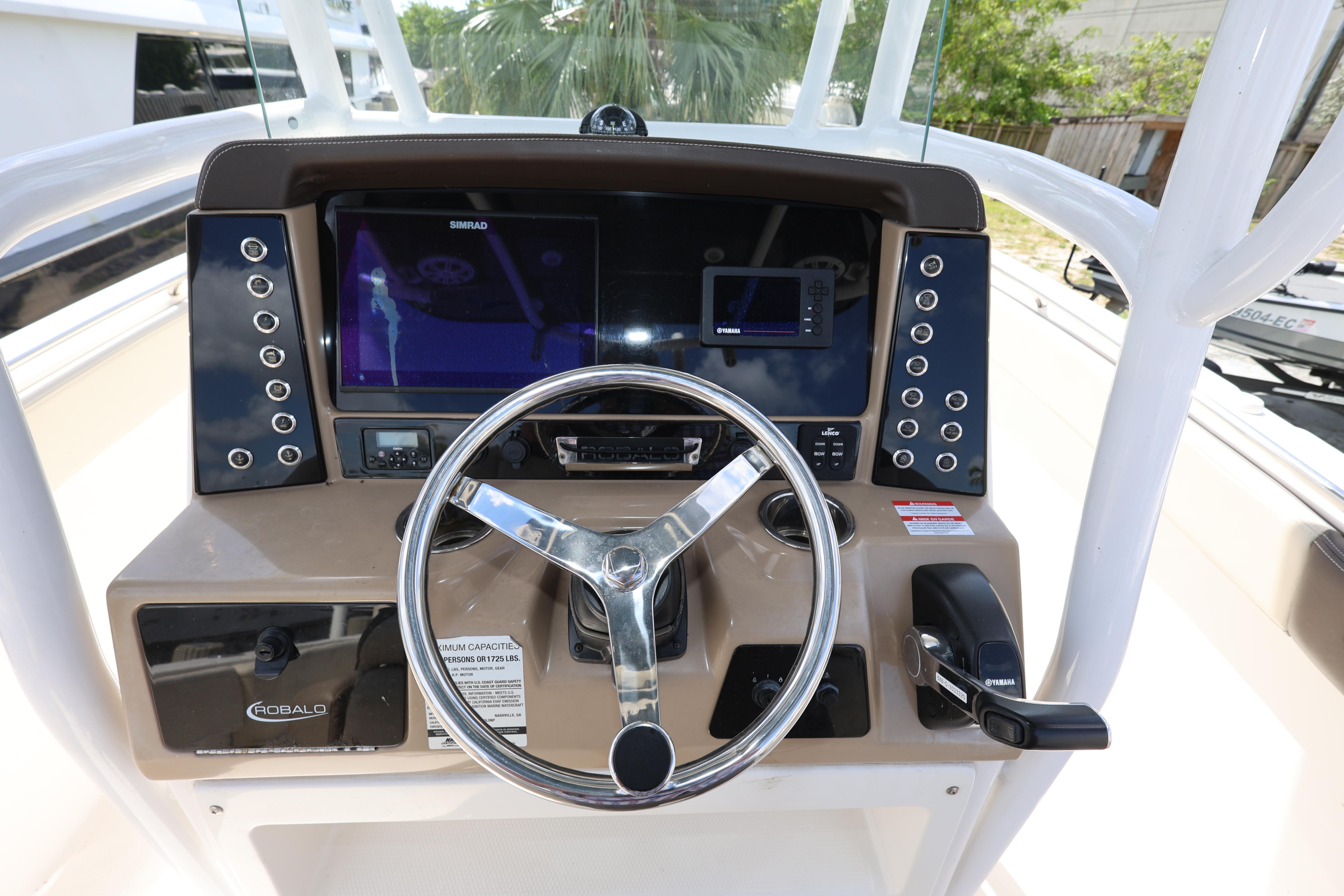 2019-robalo-r242-explorer-power-9777104-20250527092512240-1_XLARGE