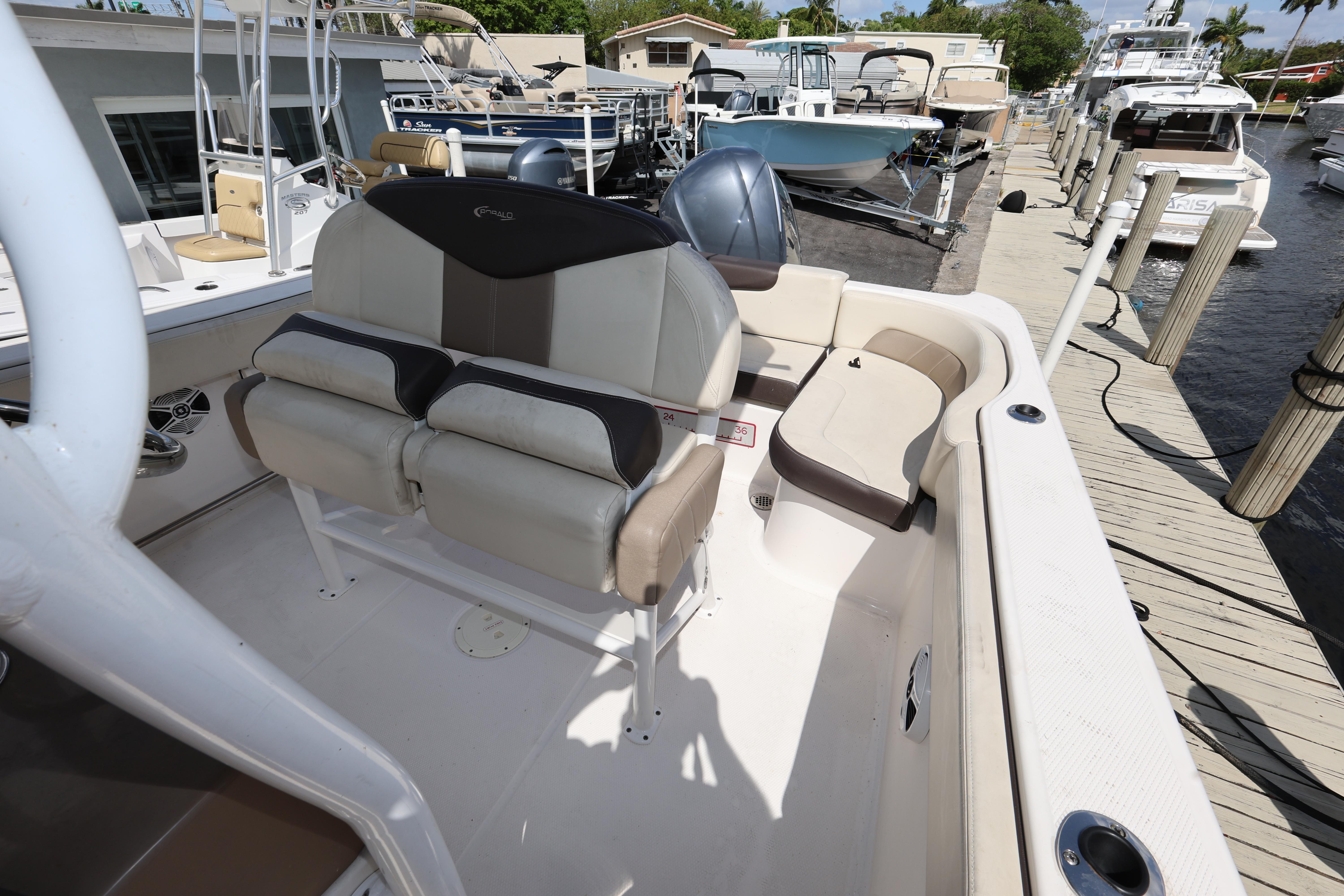 2019-robalo-r242-explorer-power-9777104-20250527092619456-1_XLARGE