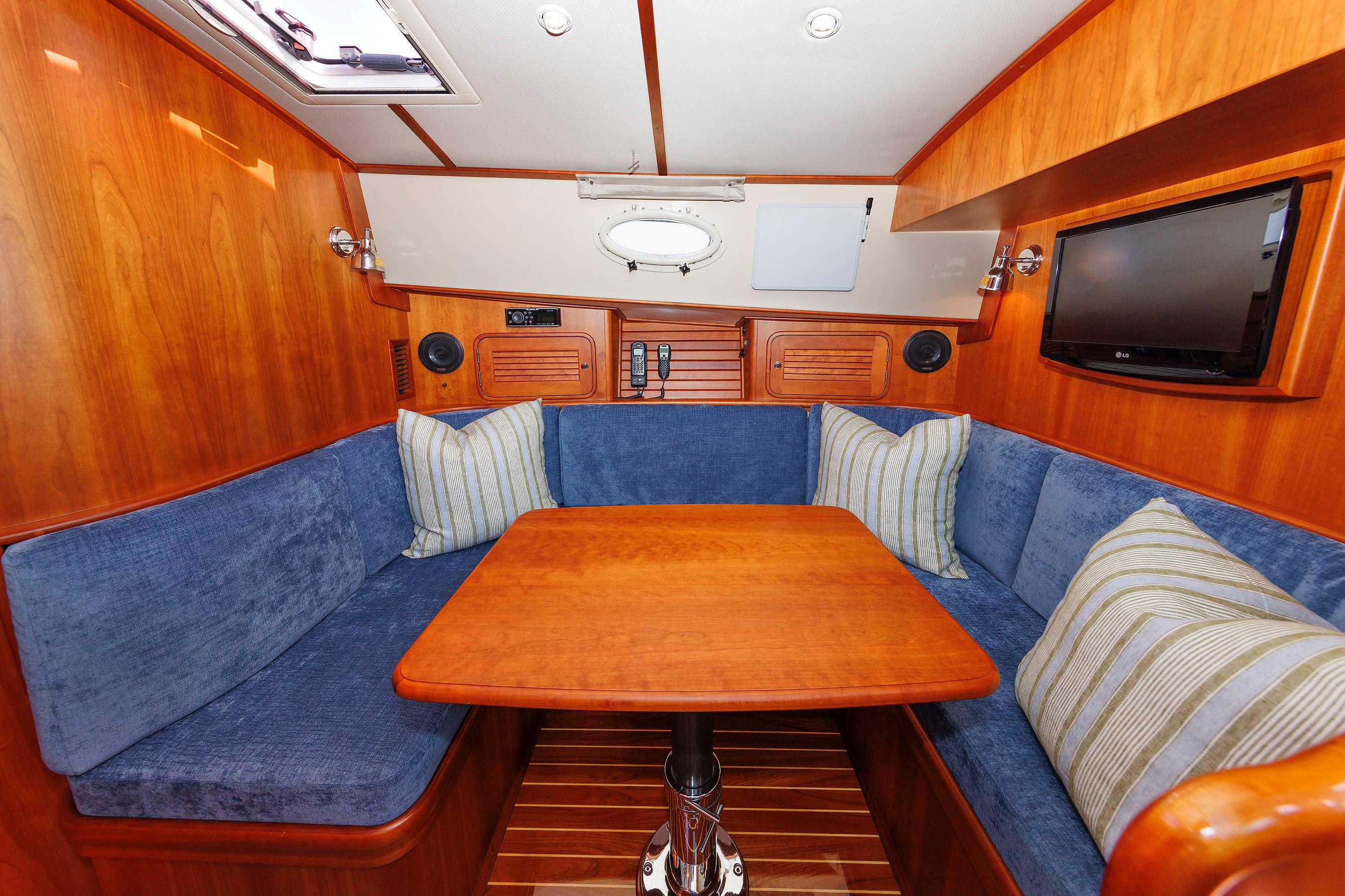 2009-hinckley-talaria-44-my-power-9667142-20250505075212877-1_XLARGE