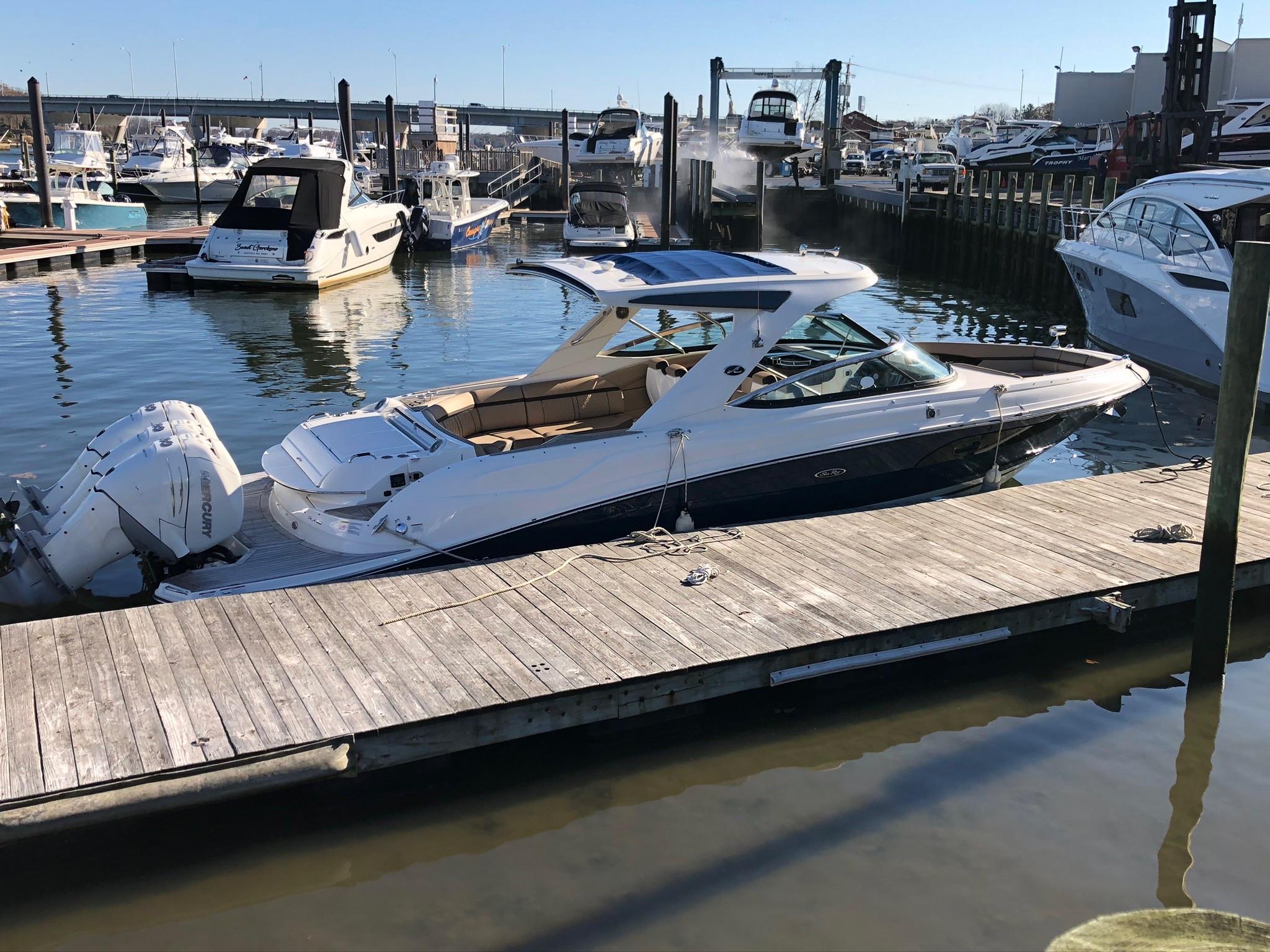 2017 Sea Ray SLX 350 Outboard