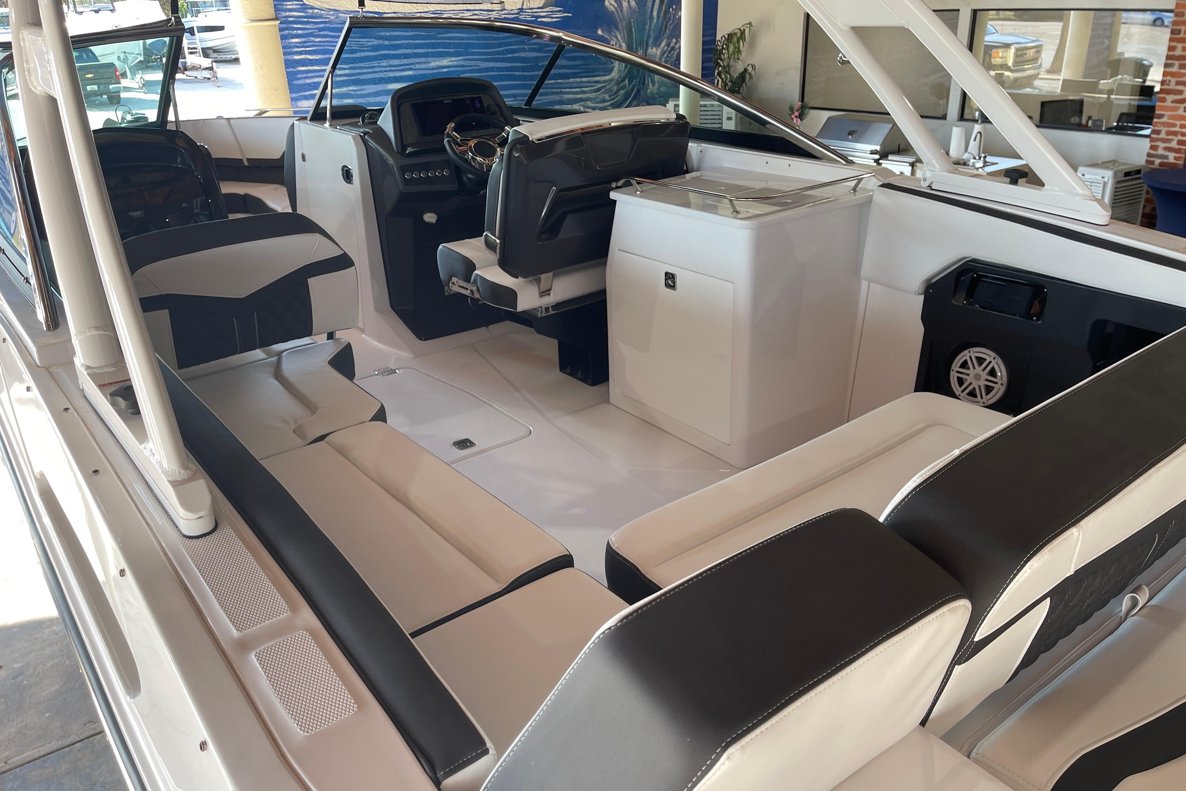 2025 Monterey 255SS Super Sport-7