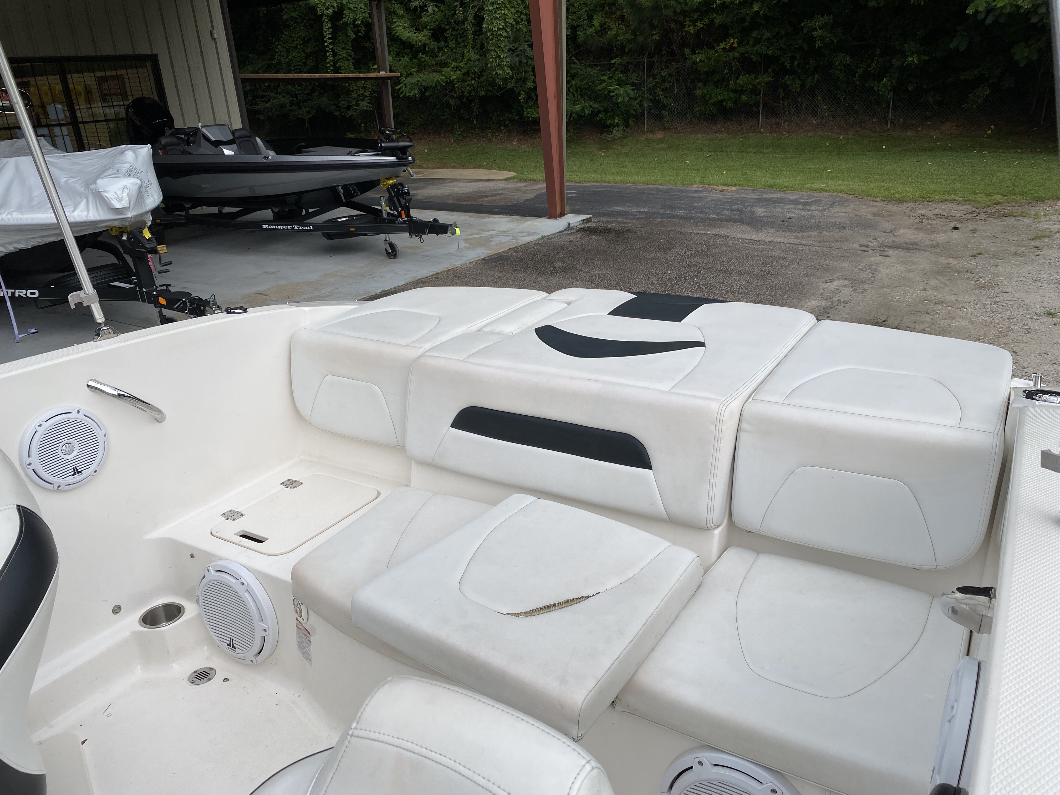 2016 Chaparral boat for sale, model of the boat is 19 H2O Sport & Image # 22 of 32