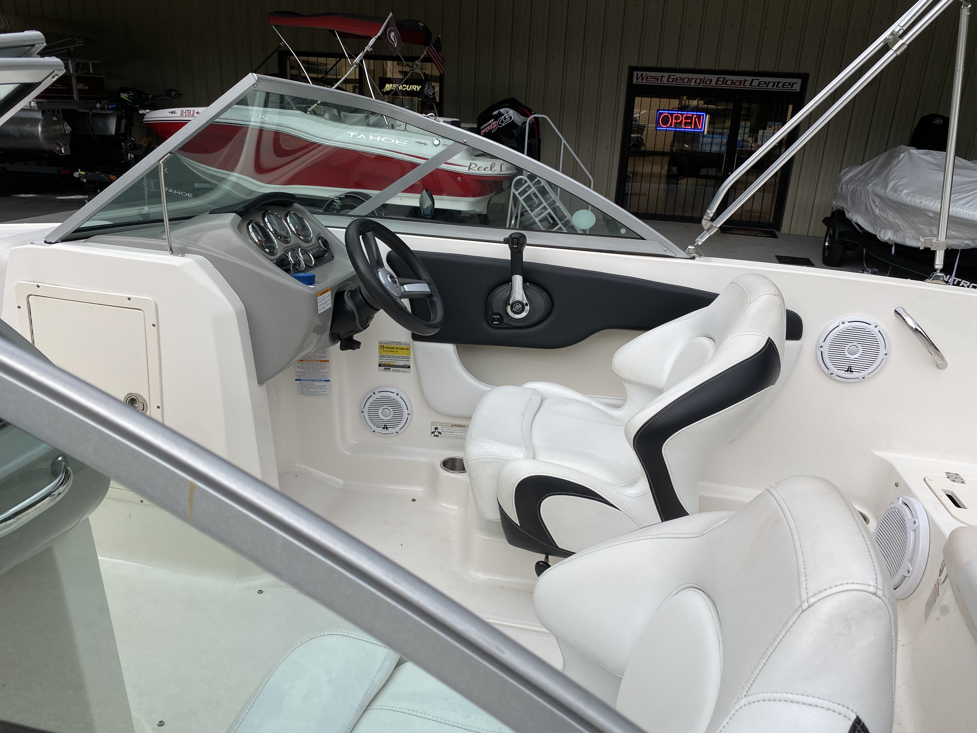 2016 Chaparral boat for sale, model of the boat is 19 H2O Sport & Image # 25 of 32