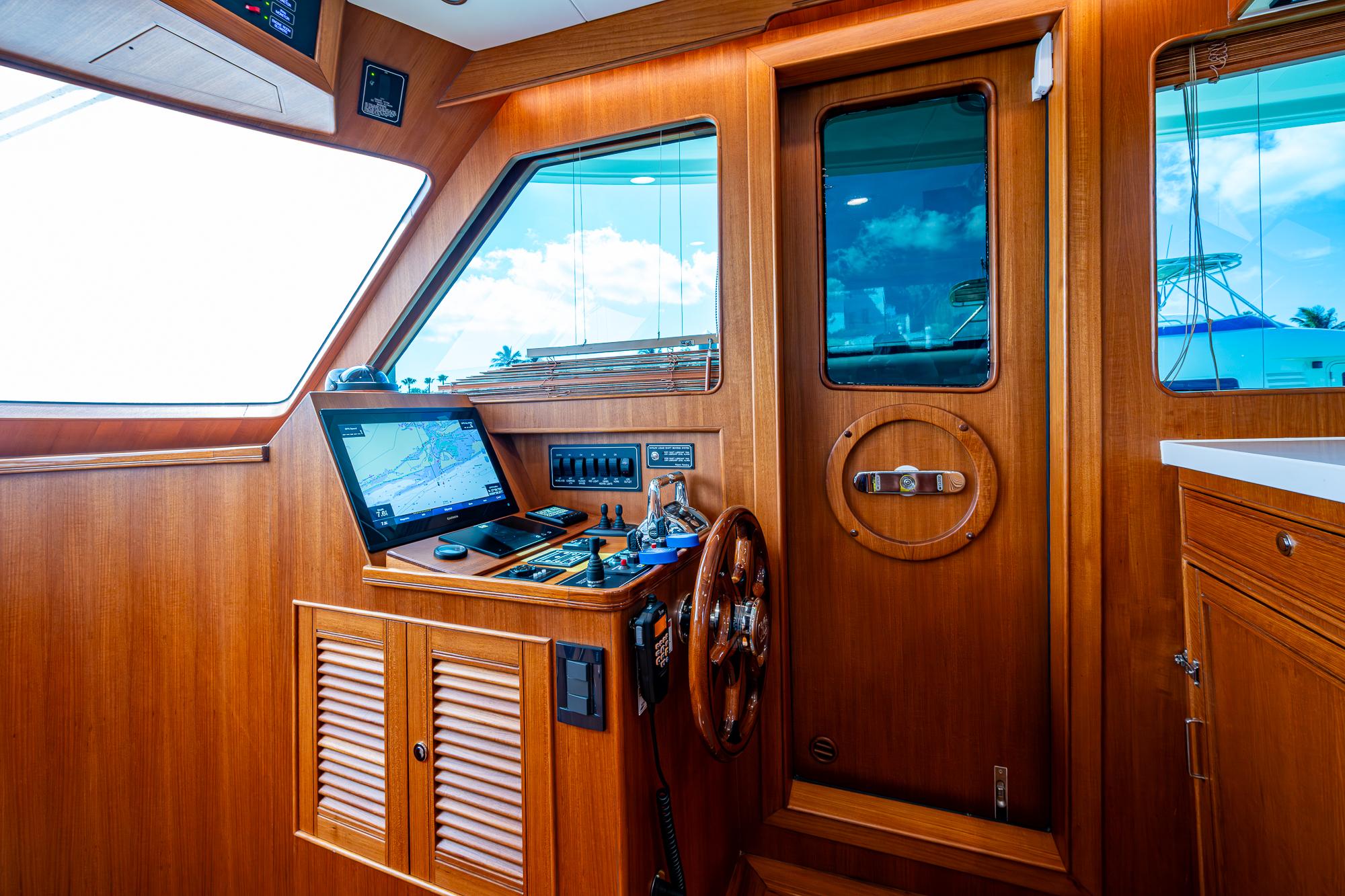 Marlow-53E Explorer 2021-CARA MIA FL-US-9807152 | Thumbnail