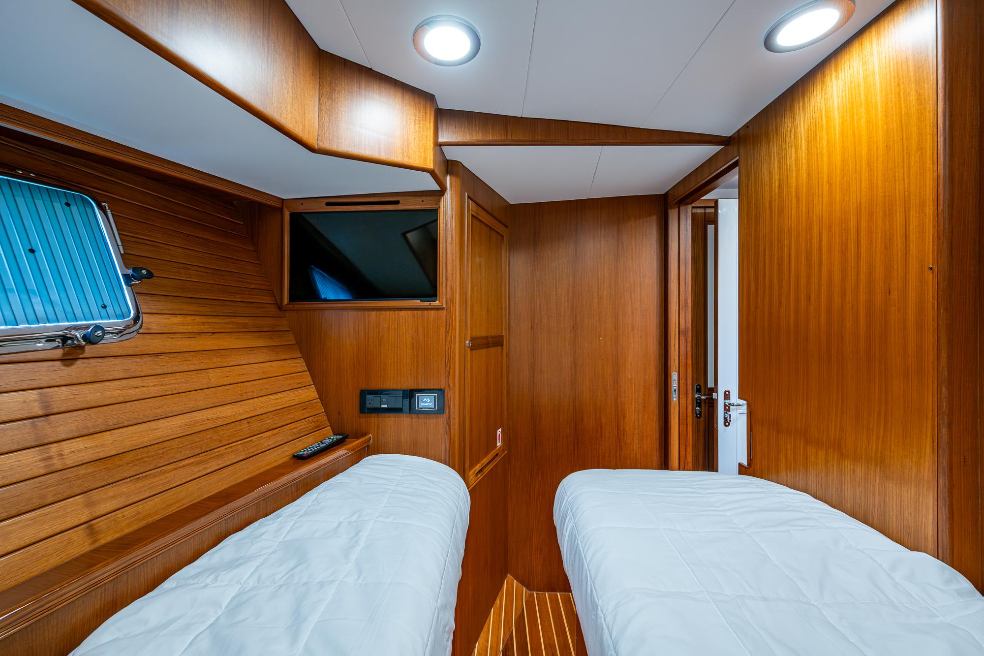 Marlow-53E Explorer 2021-CARA MIA FL-US-9807152 | Thumbnail