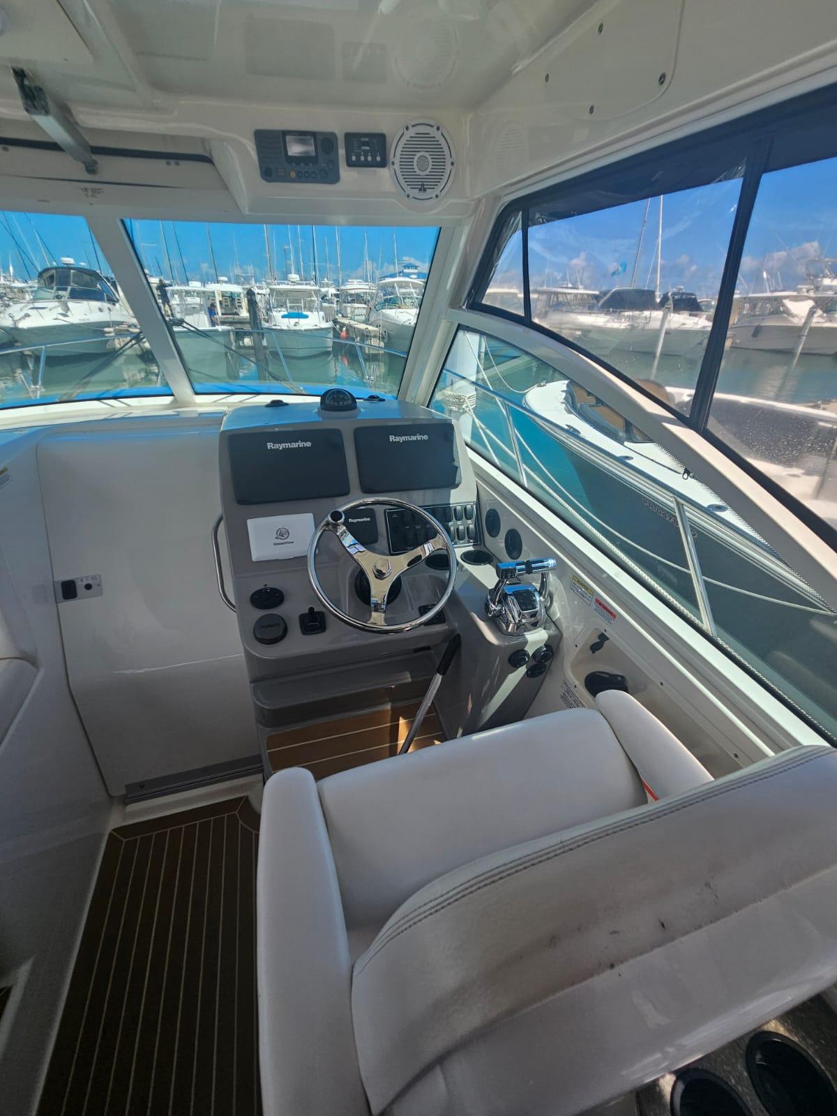 Boston Whaler-315 Conquest 2013 -PR-9737156 | Thumbnail