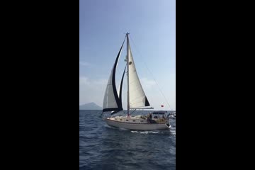 Island Packet 350 video