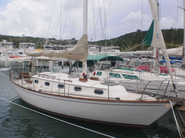 Cape Dory 33