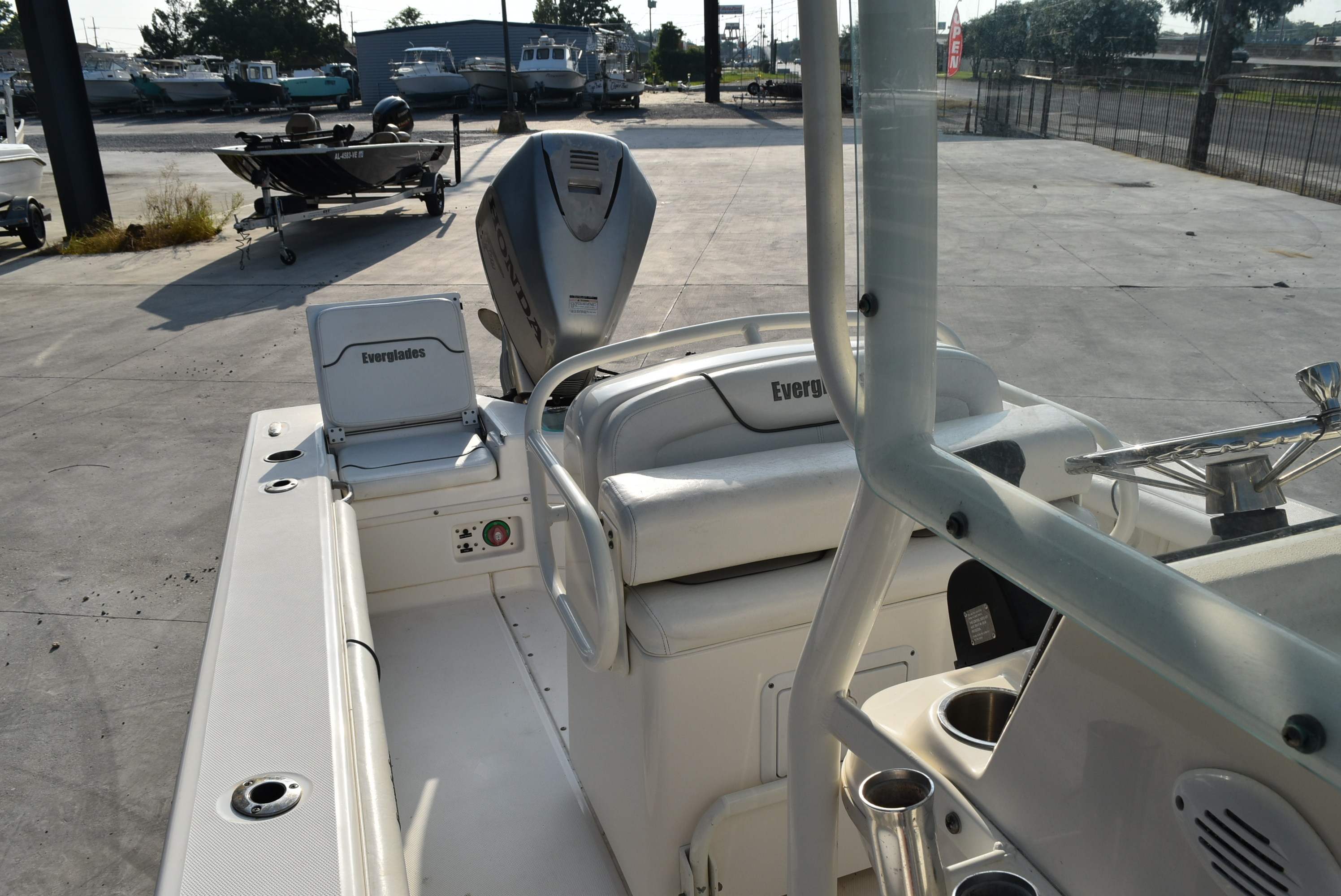 2007 Everglades boat for sale, model of the boat is 243 CC & Image # 12 of 15