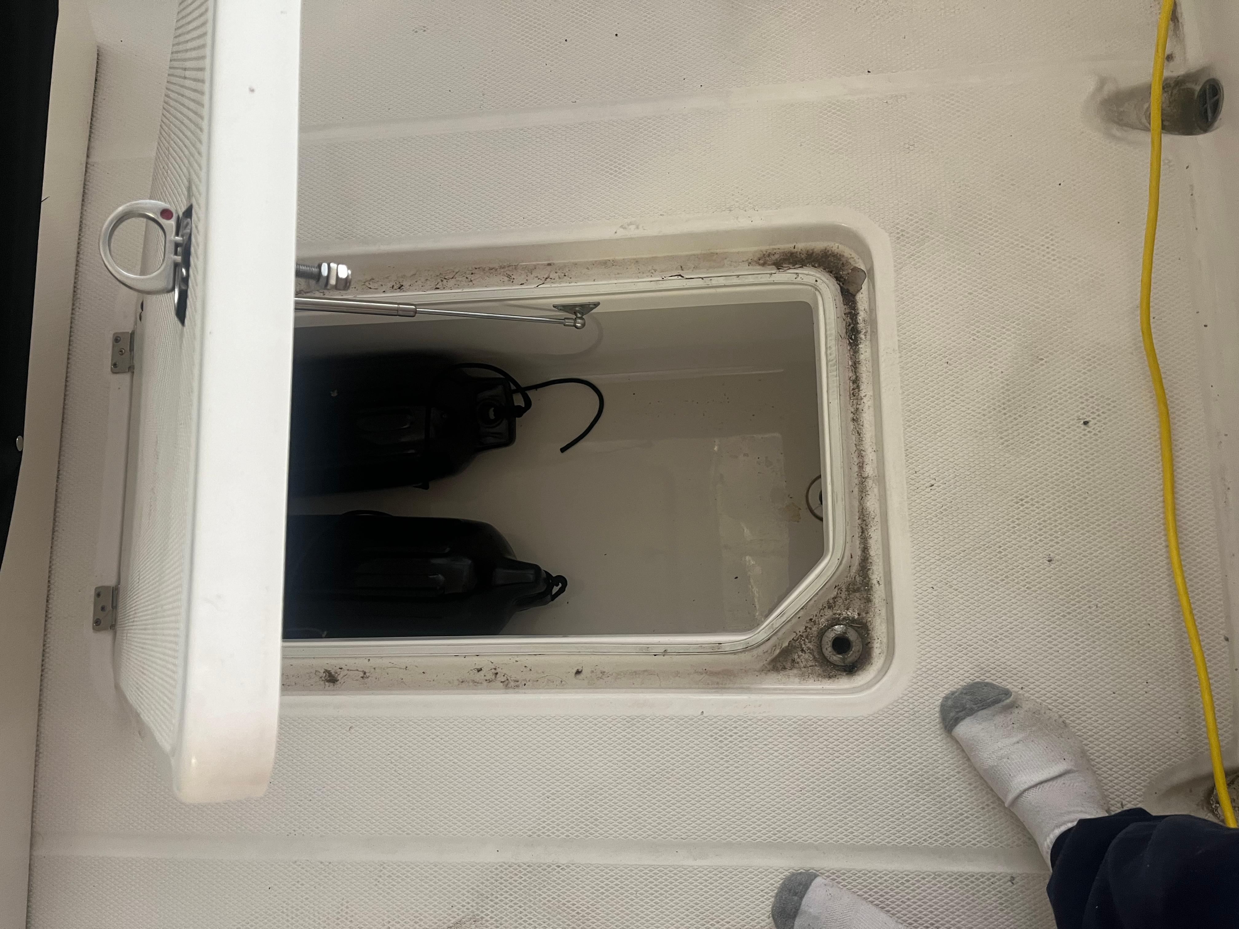2021-robalo-r272-center-console-power-9777166-20250501120707790-1_XLARGE