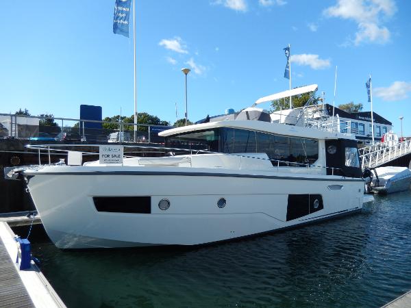 2020 Cranchi T43
