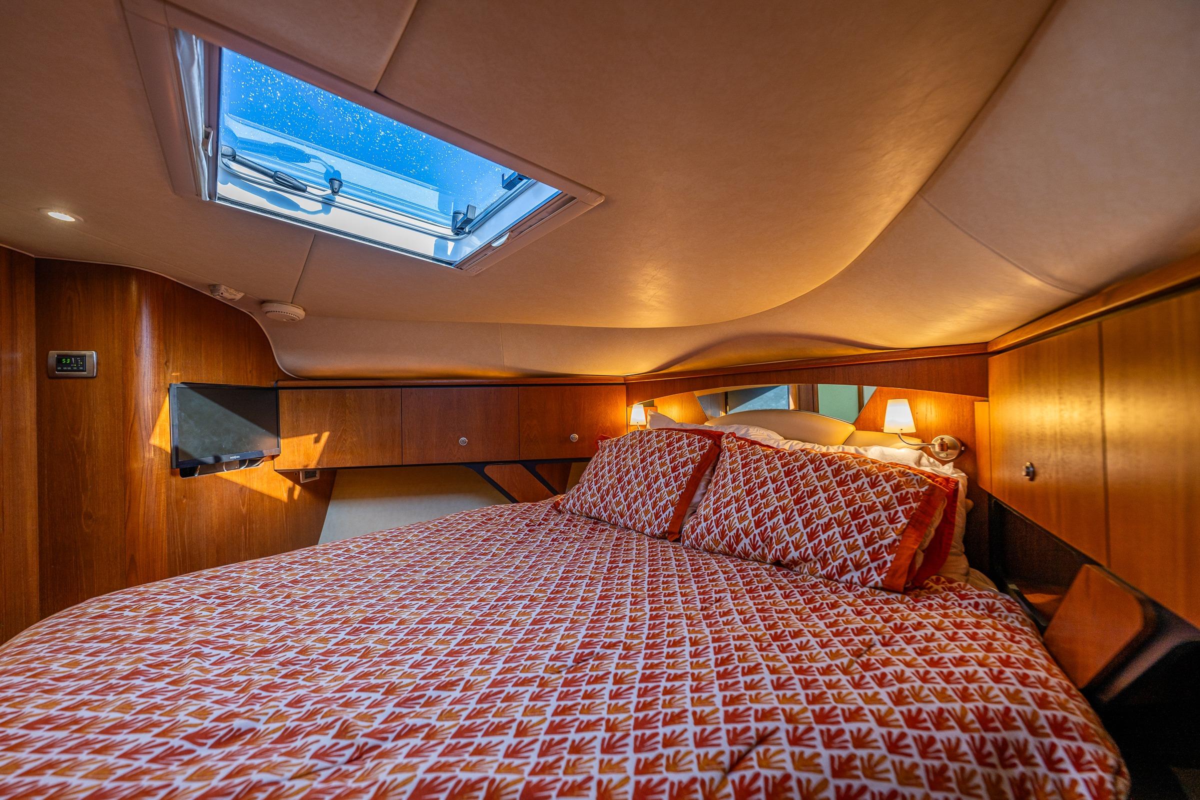 2006 Tiara Yachts 4300 Sovran # inventory image at Sun Country Yachts, Seattle